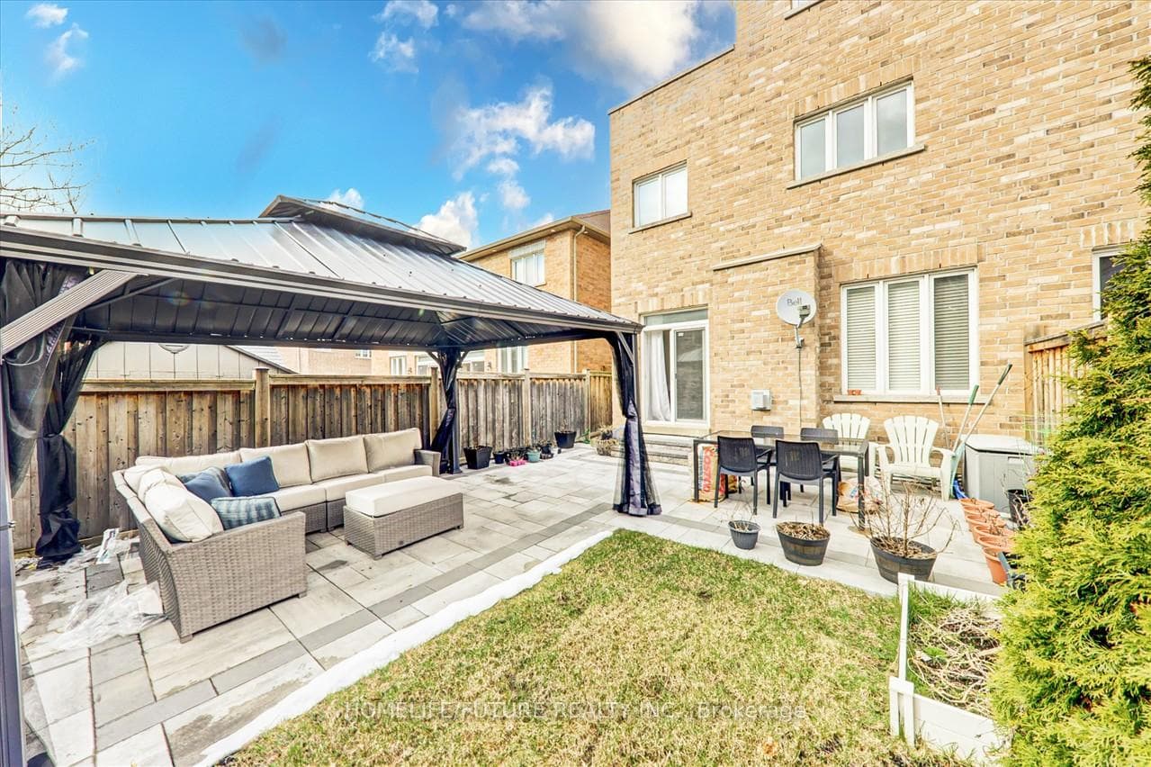 56 Stargazer Crescent photo 35