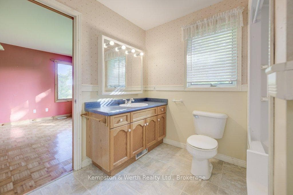 246 King Street photo 27
