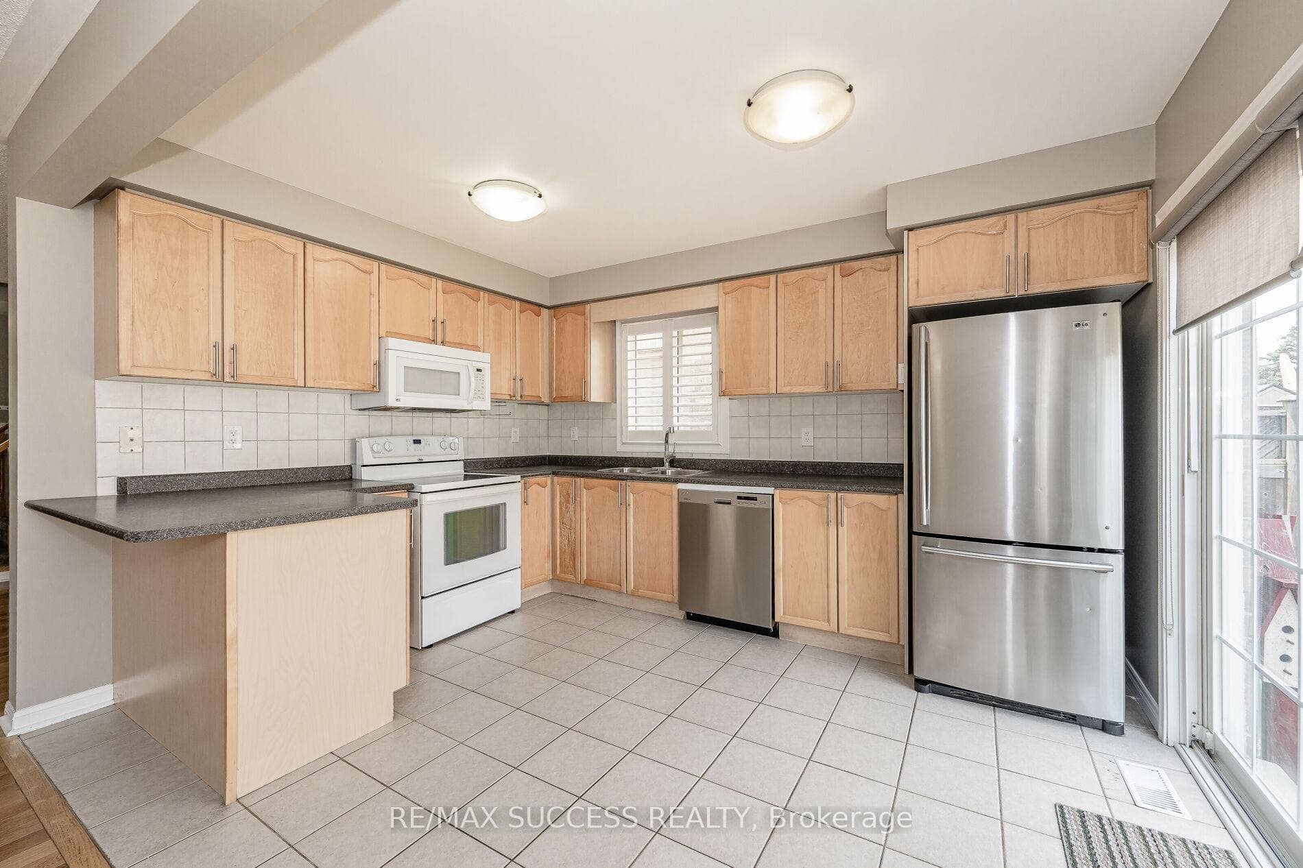 734 Edwards Avenue photo 15