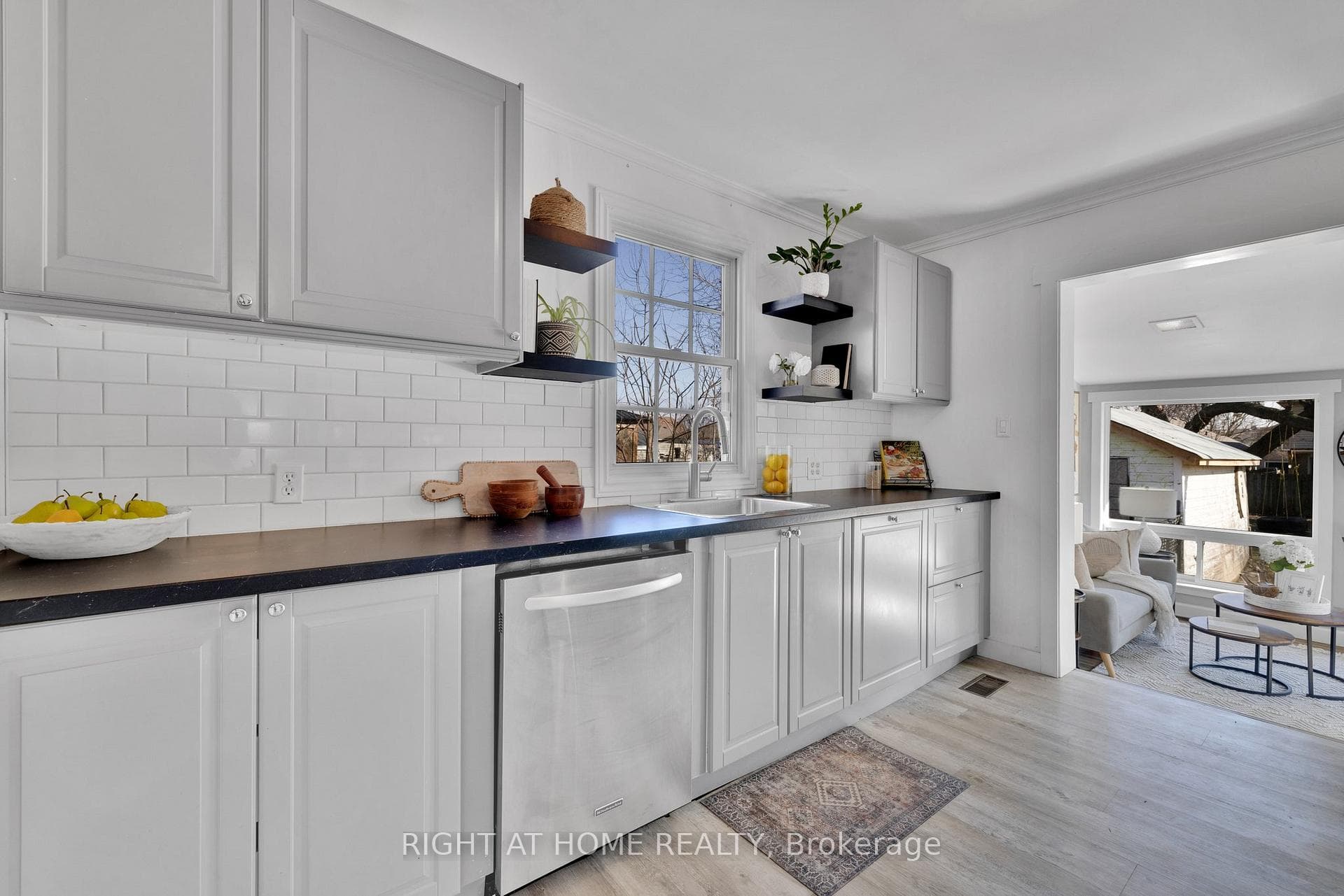 87 Concession Street photo 8