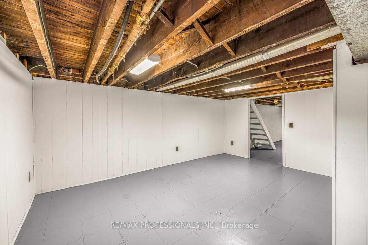 70 Lappin Avenue photo 21