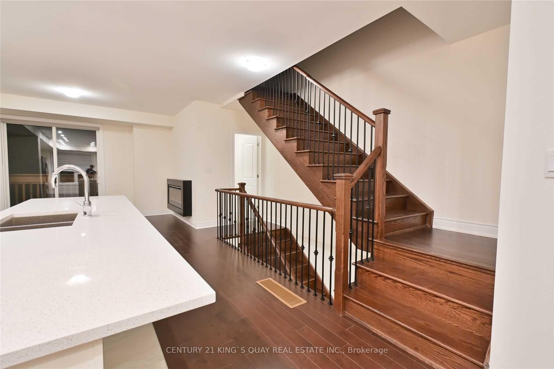 334 Laplante Street photo 21
