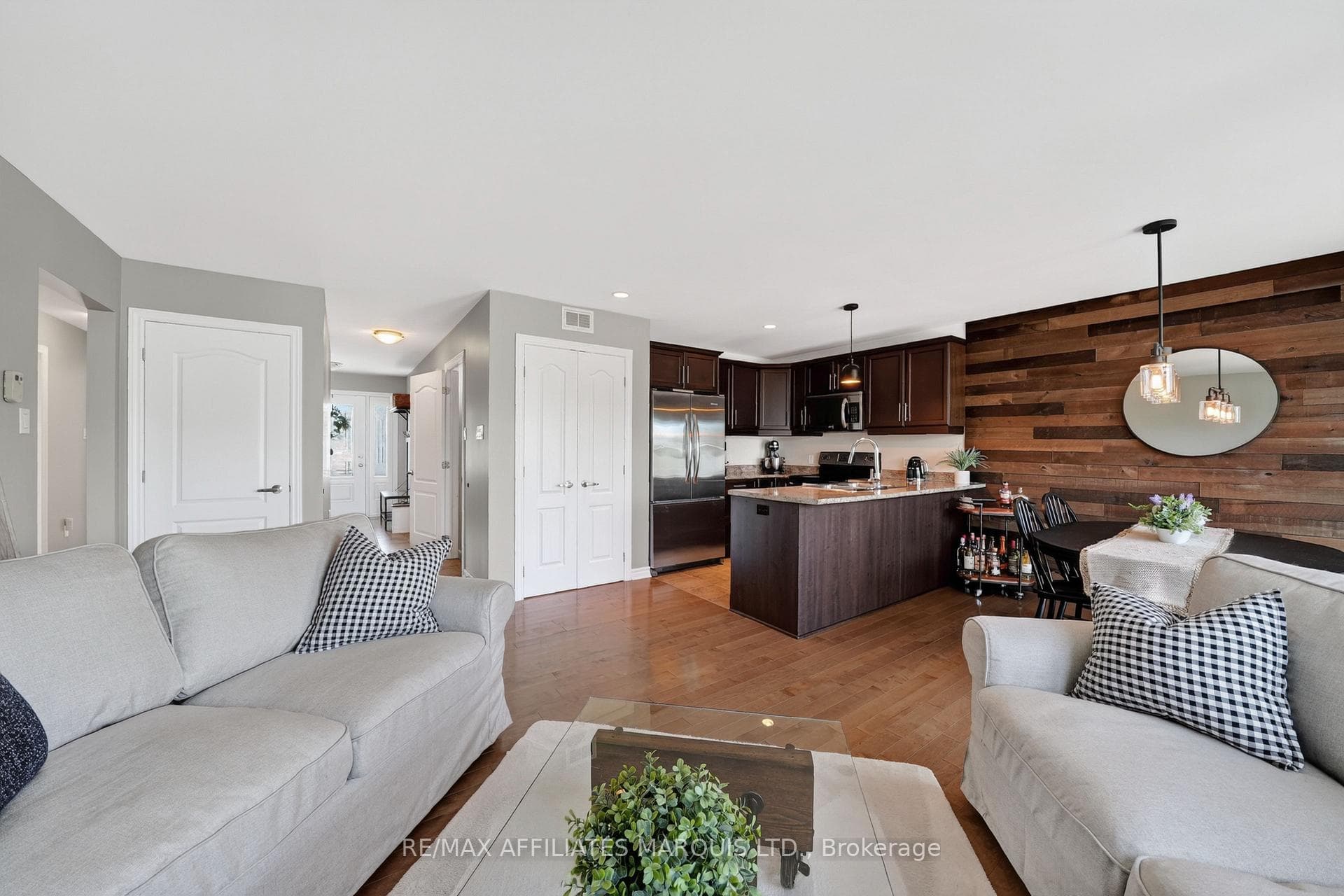 348 Glen Nora Drive photo 11