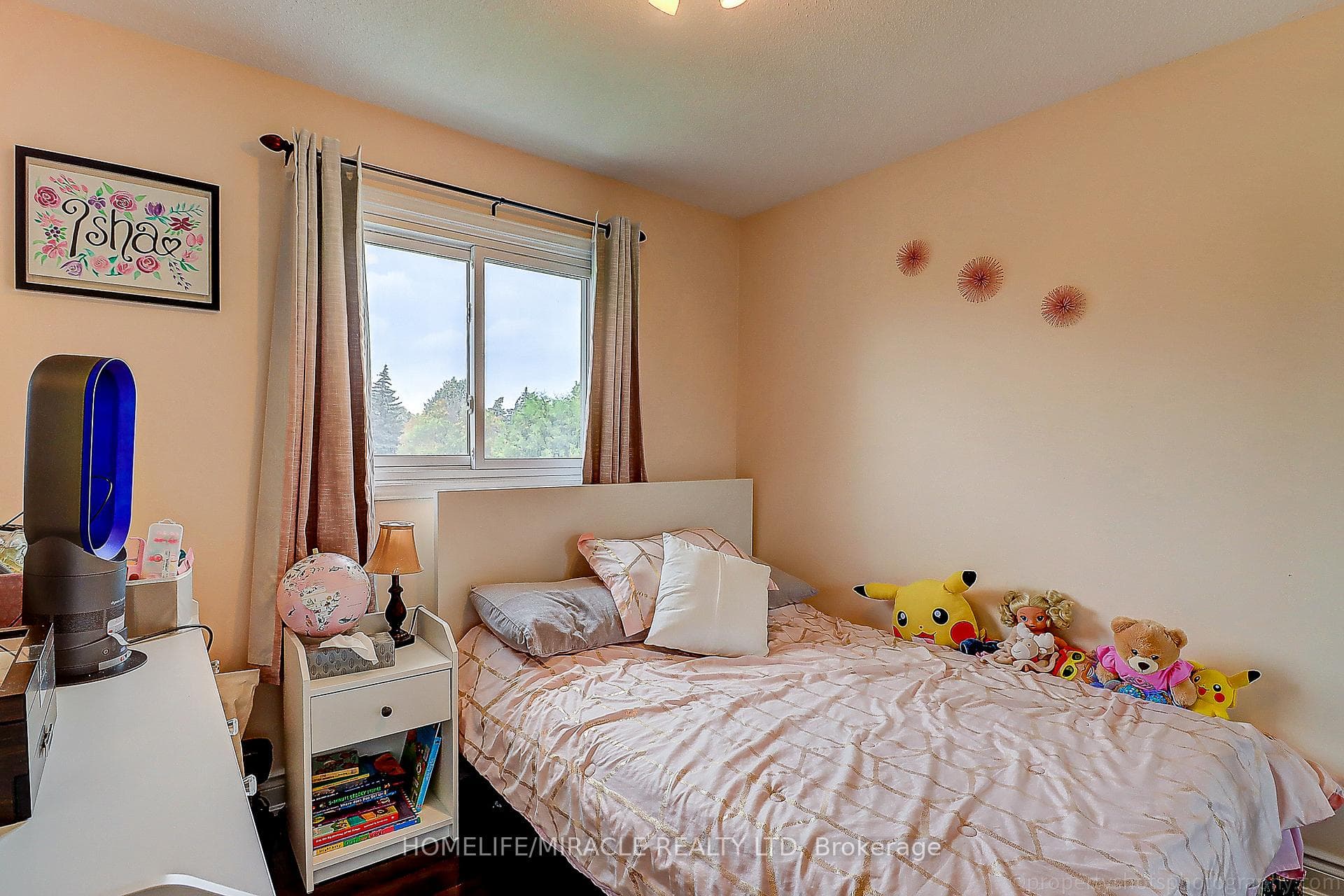 114 Martindale Crescent photo 14