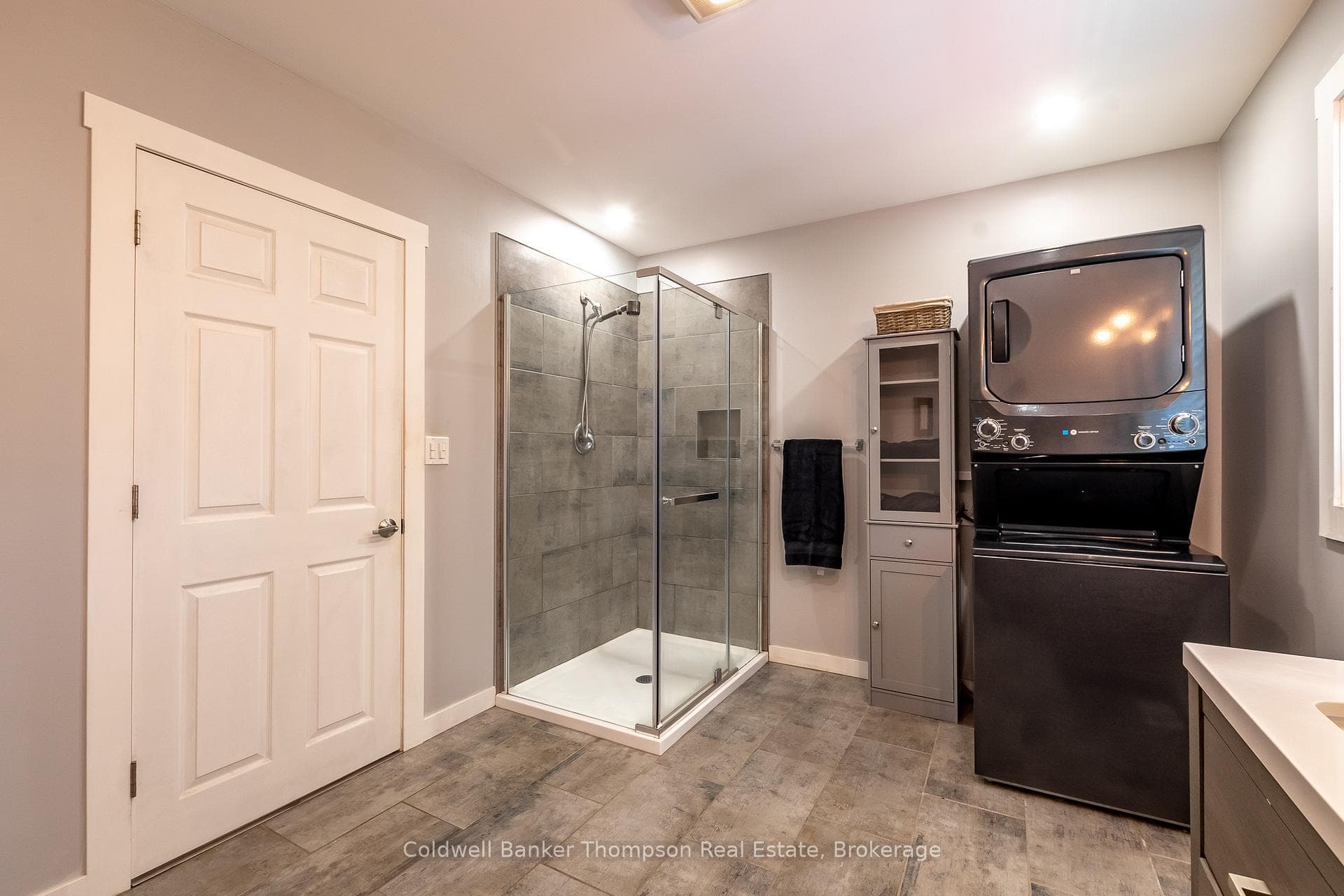 Main Floor Guest Bathroom