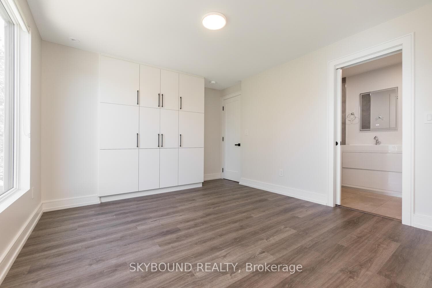 109 Rhodes Avenue Unit 4 photo 19