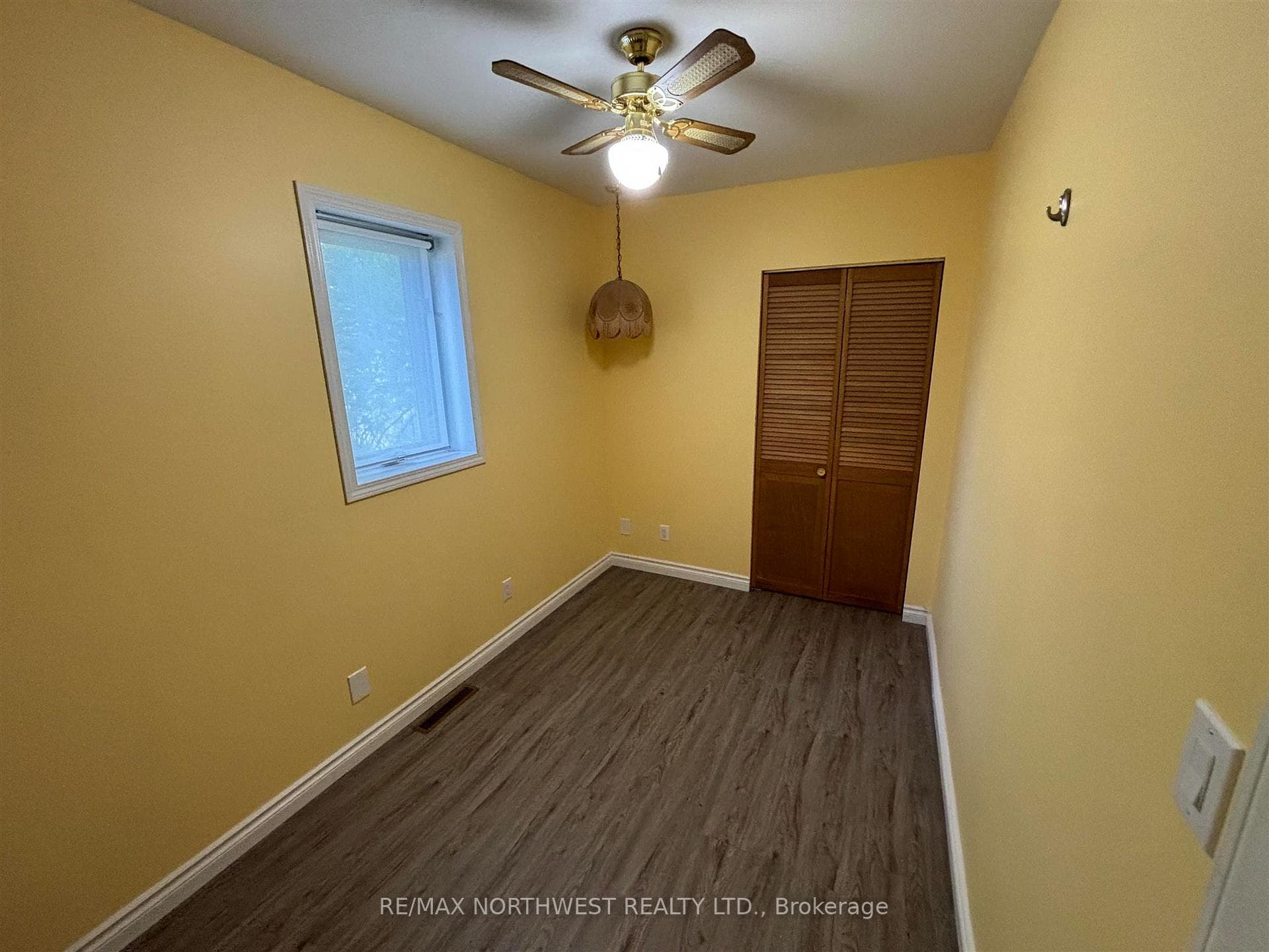 58 NORMAN DR photo 21