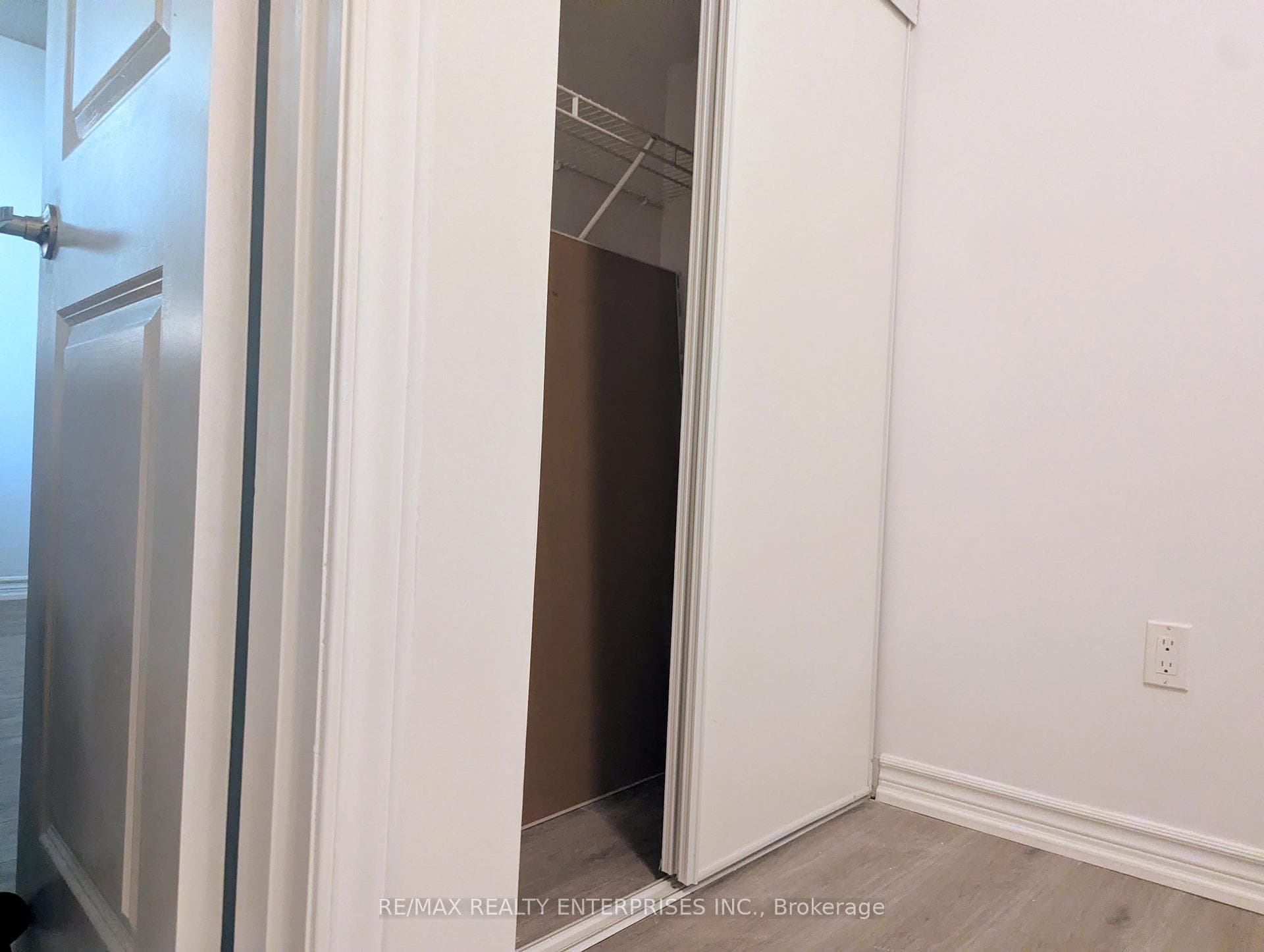 Den closet