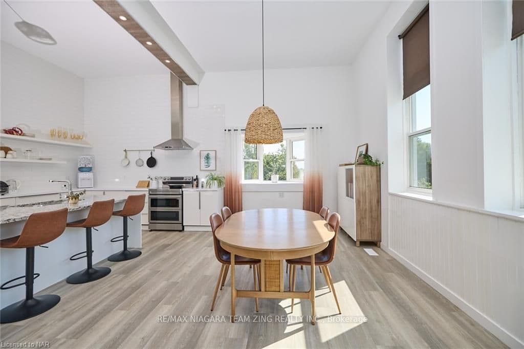 1744 RIDGEMOUNT Road photo 7