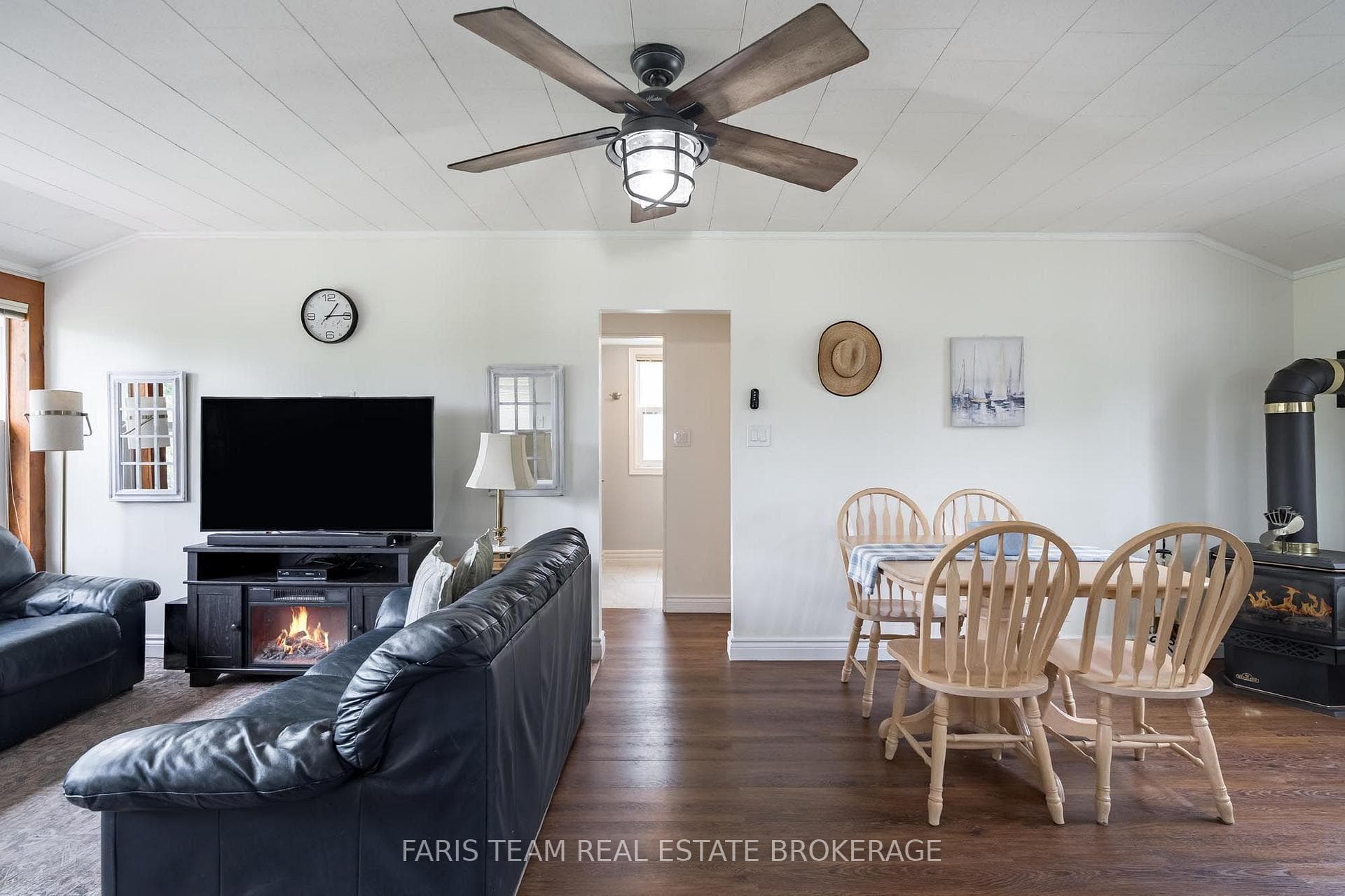 1067 Park Place photo 11