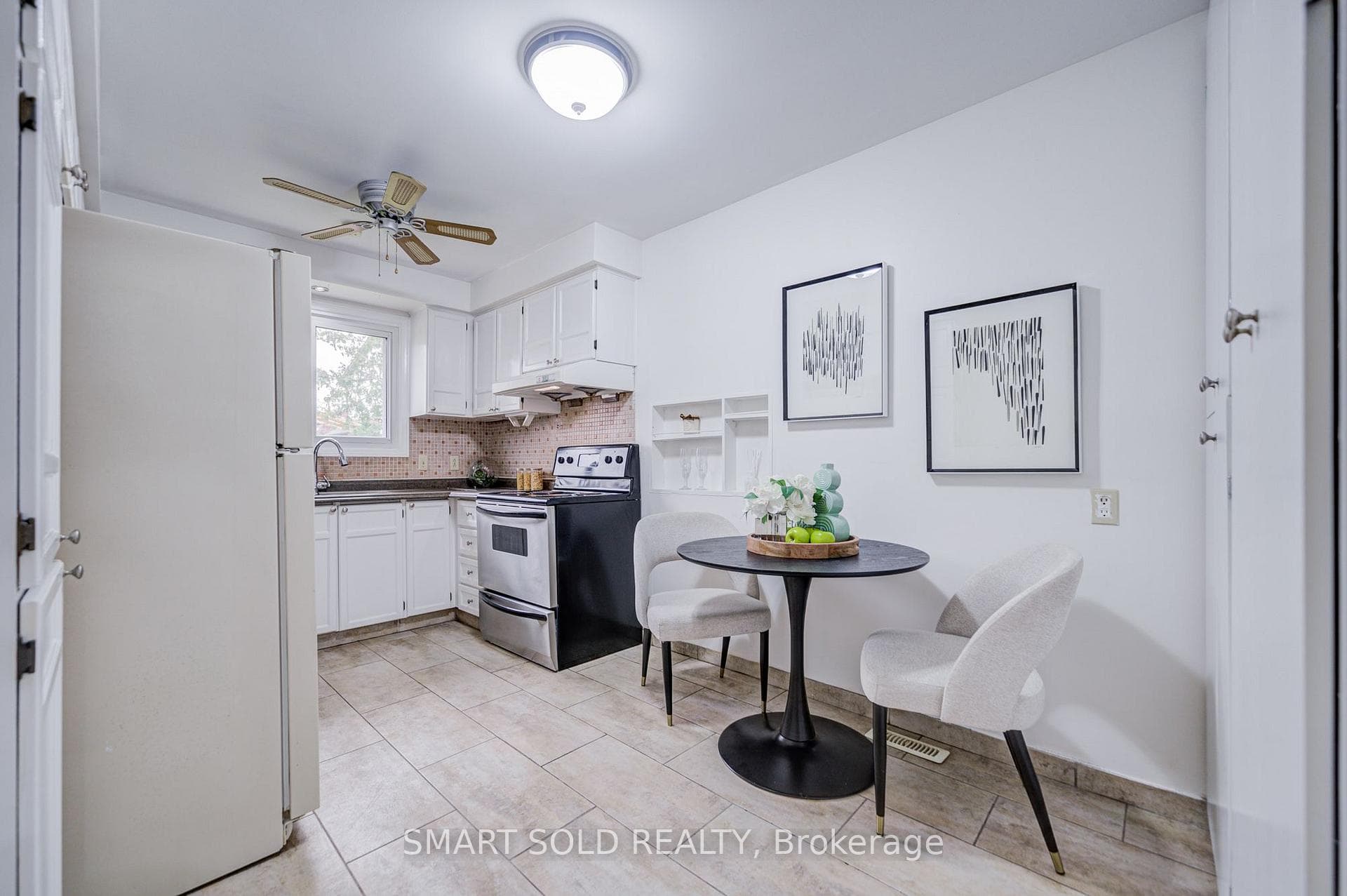 837 Queensbridge Drive photo 13