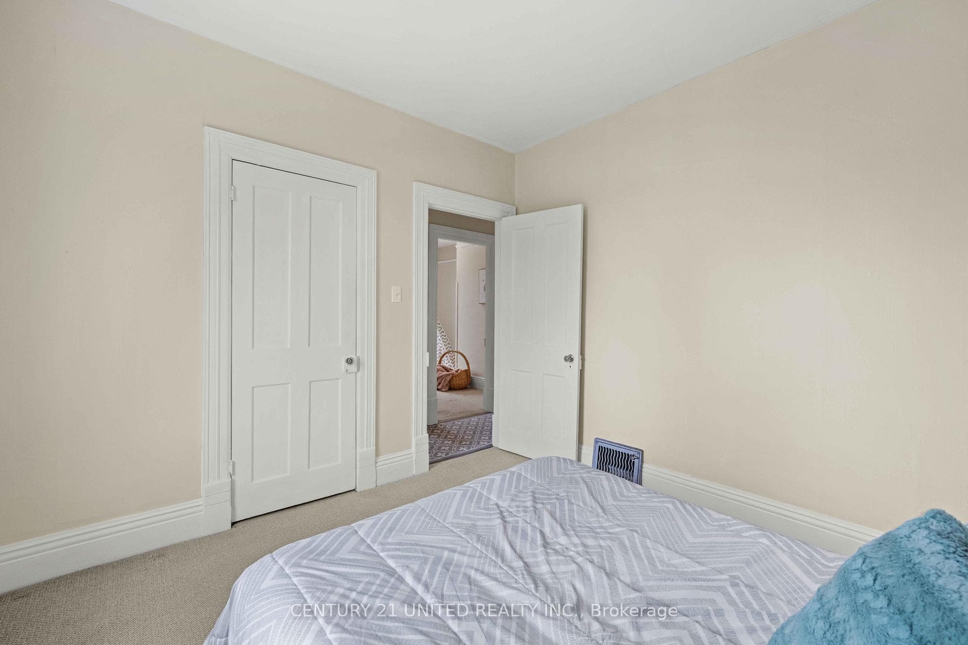 198 Braidwood Avenue photo 23