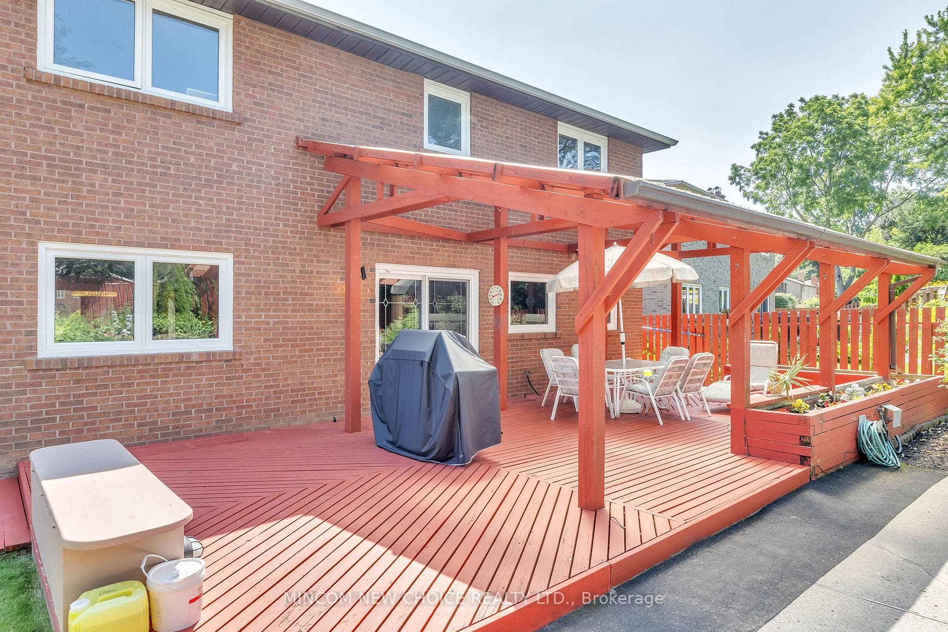34 ft x 16 ft Covered Deck Off Kitchen