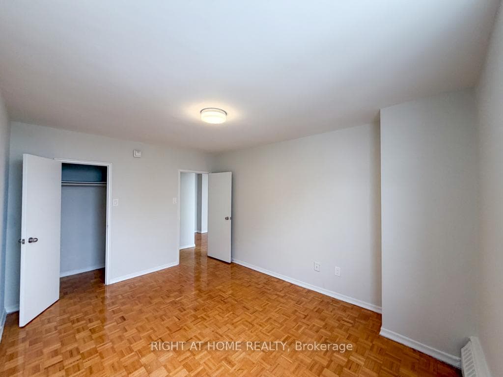 1442 Lawrence Avenue Unit 1010 photo 8
