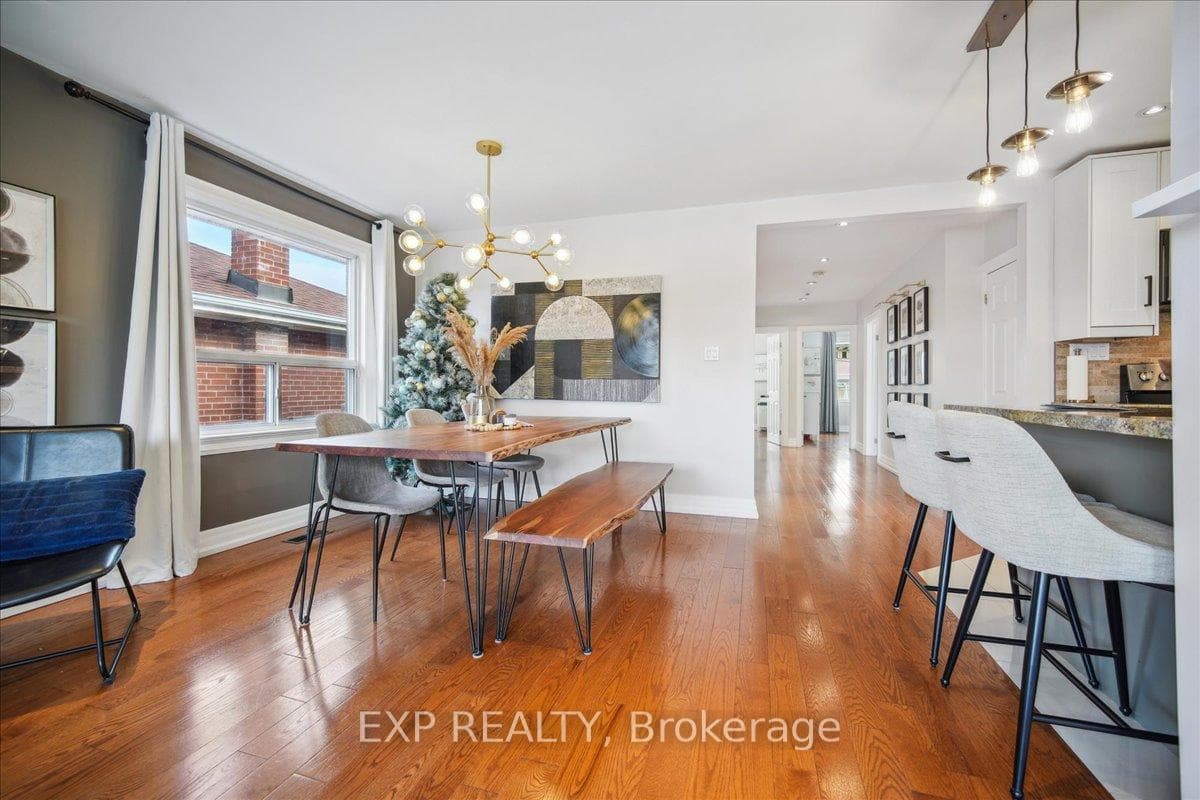 137 Kingsview Boulevard photo 15