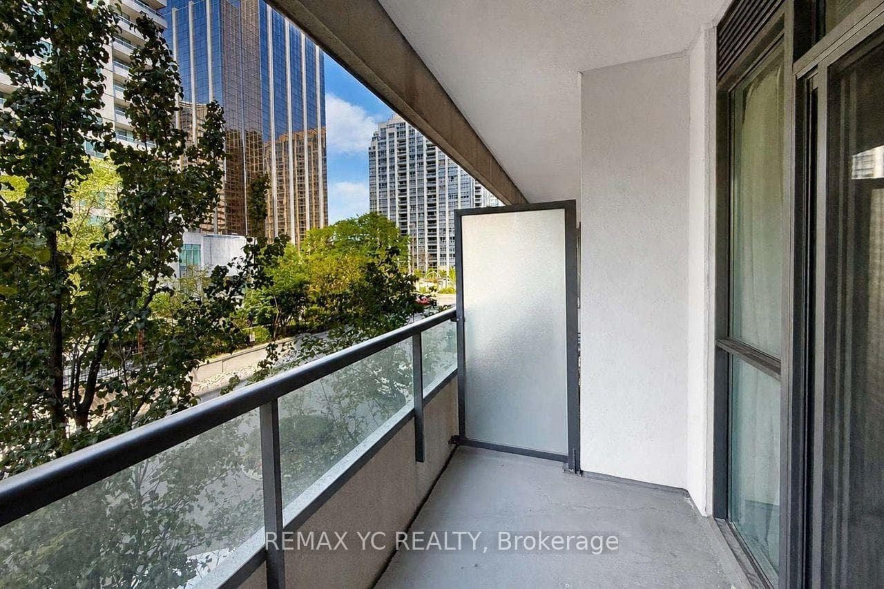 35 Hollywood Avenue Unit 216 photo 12