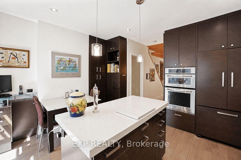 379 Davisville Avenue photo 10