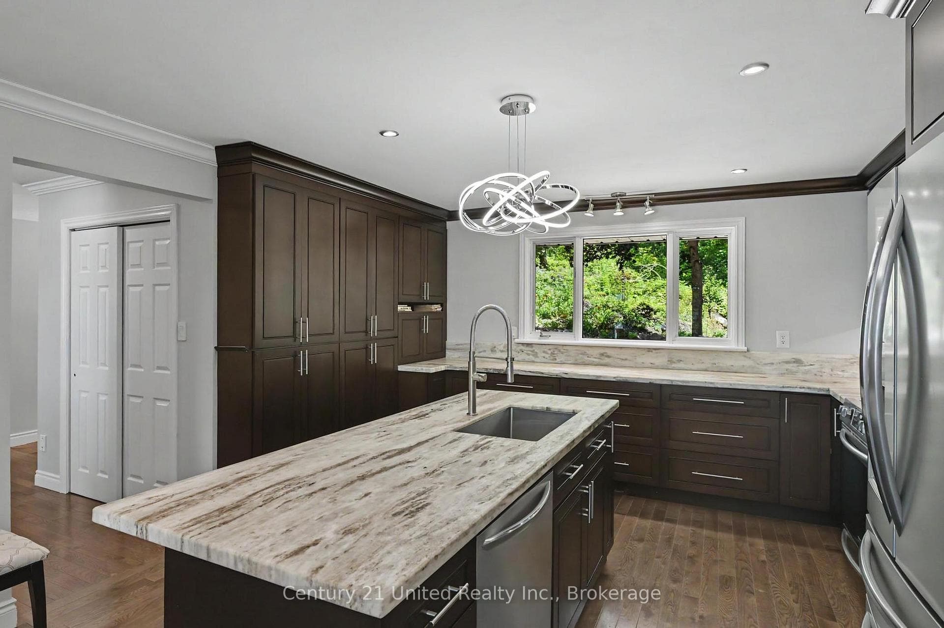 113 Sugarbush Crescent photo 8
