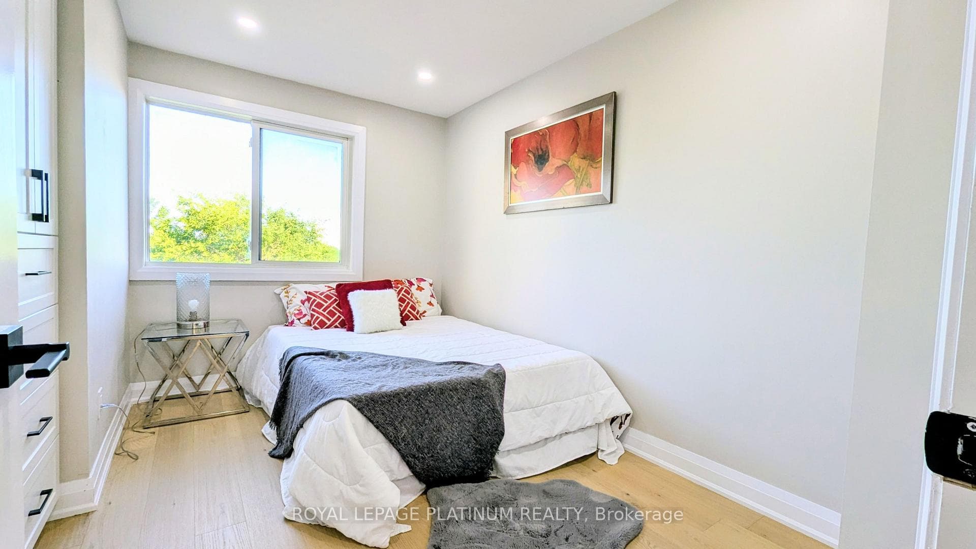 33 Greene Drive photo 13