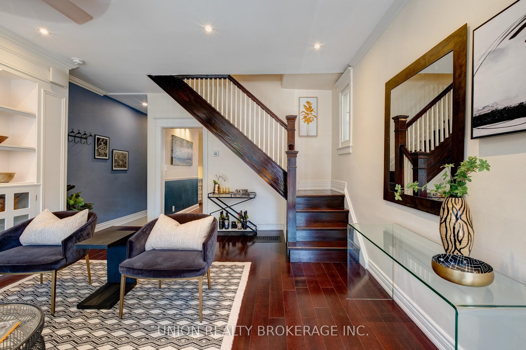 32 Richard Avenue photo 5