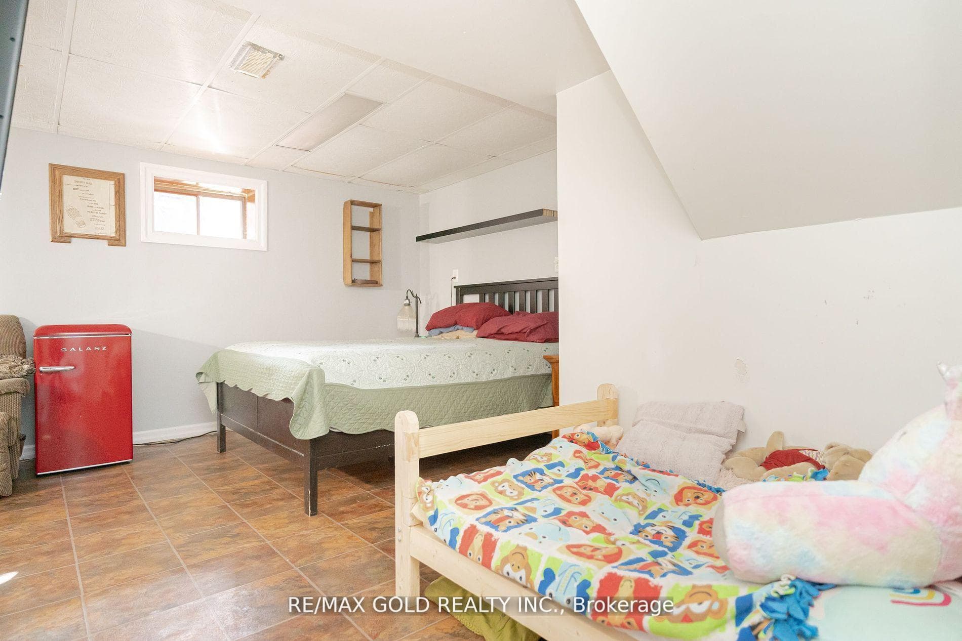 9 Dunster Crescent photo 28