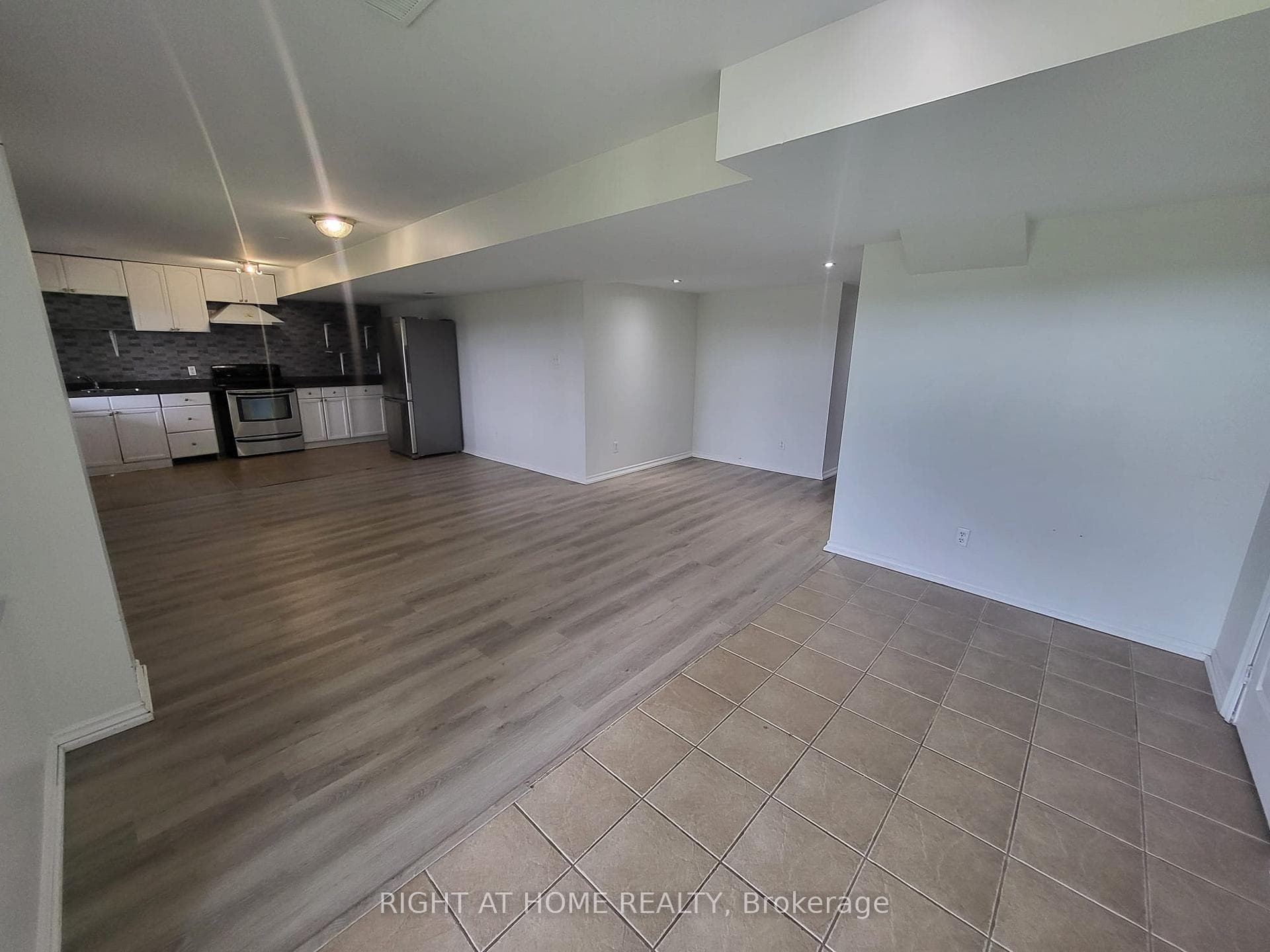 114 Succession Crescent Unit Bsmt photo 4