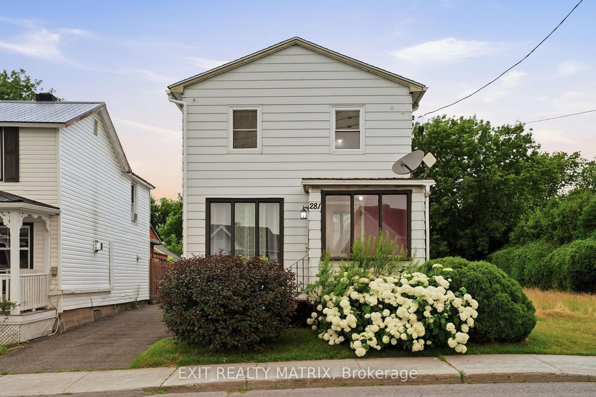 281 Higginson Street photo 2
