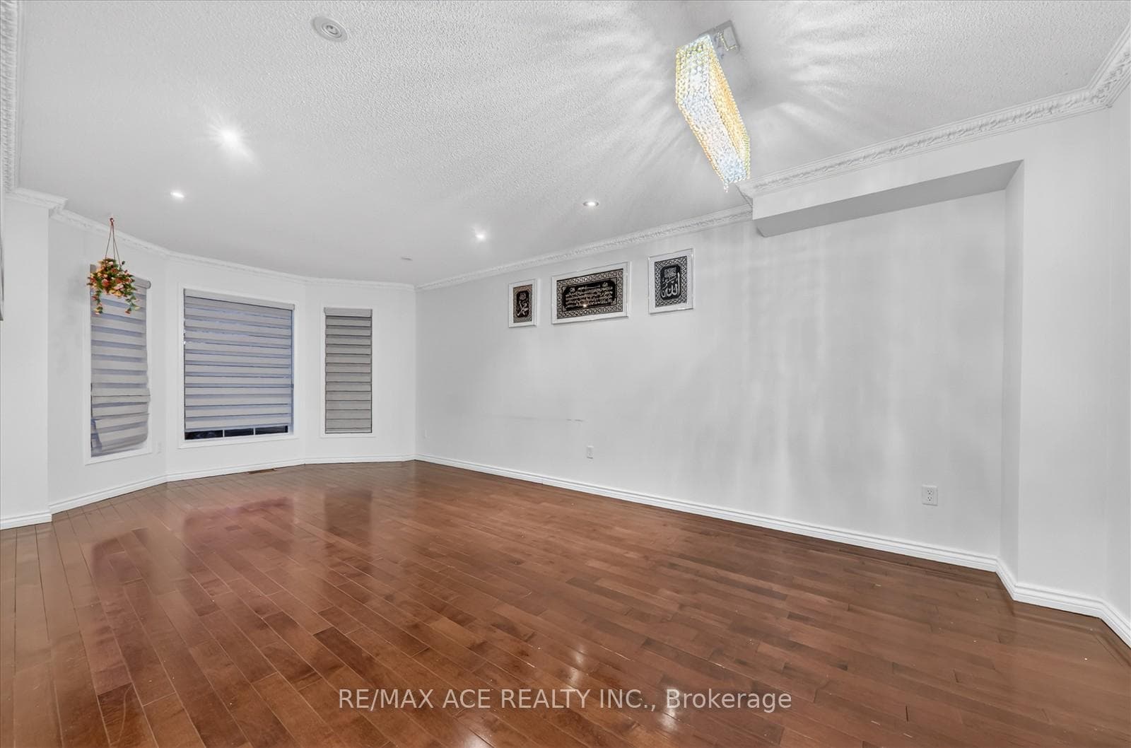 35 Angier Crescent Unit Main photo 6