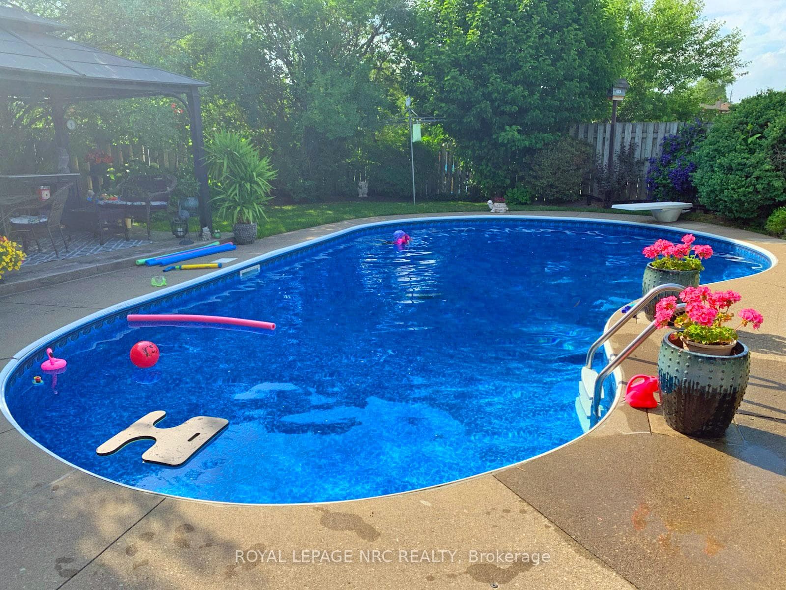 139 Bridlewood Drive photo 40