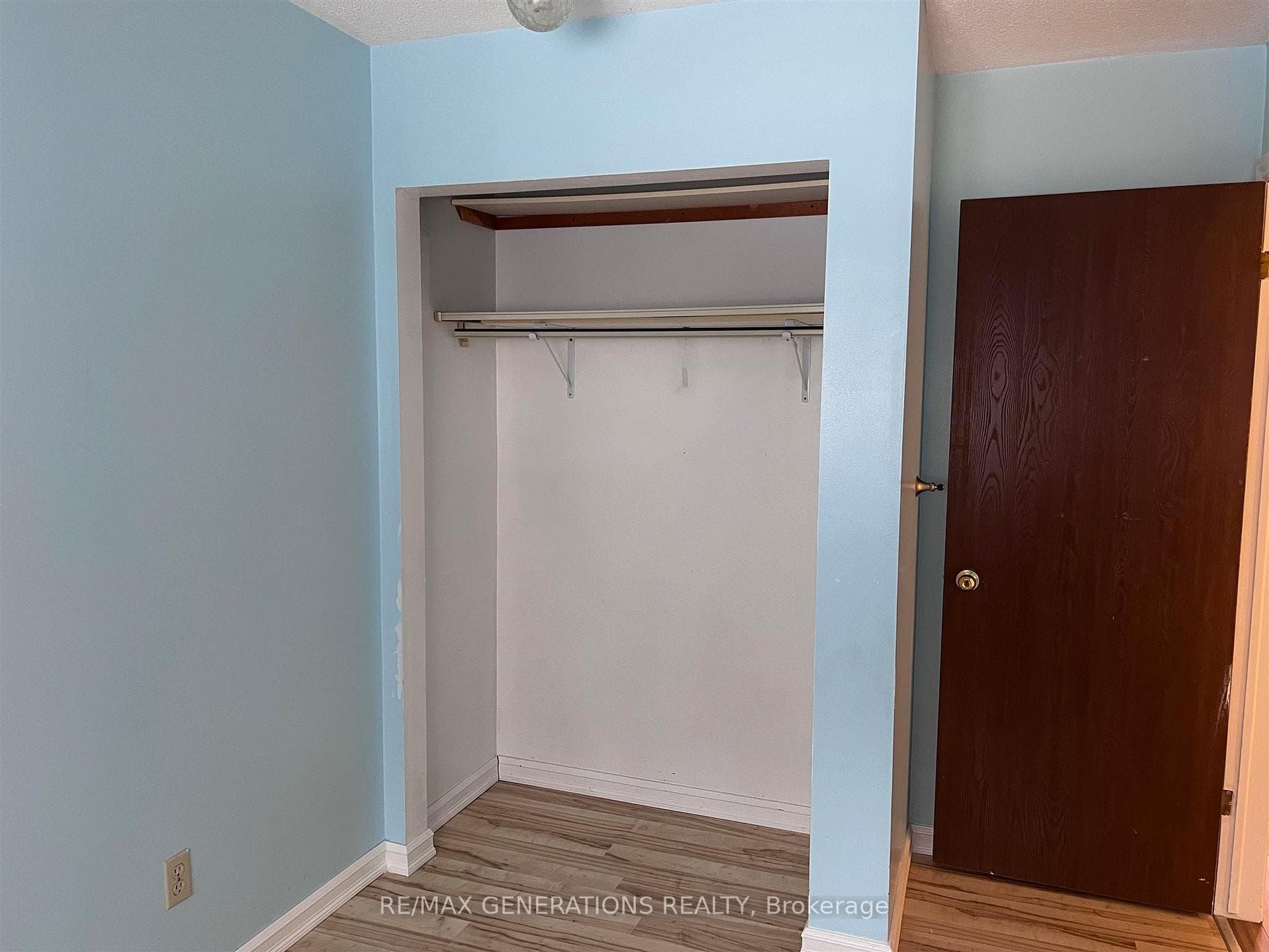 25 Nicolet Drive photo 14