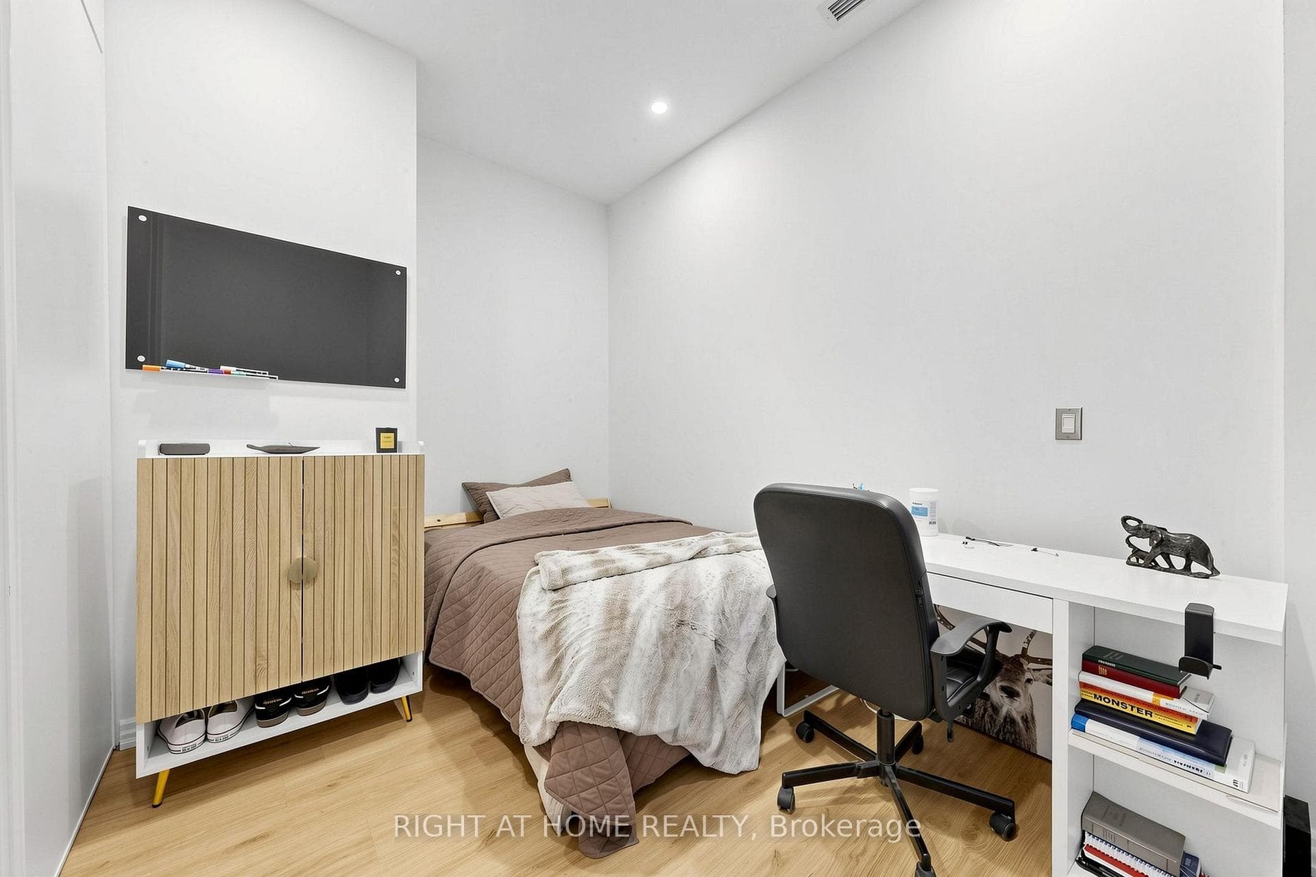 797 Don Mills Road Unit 1104 photo 25