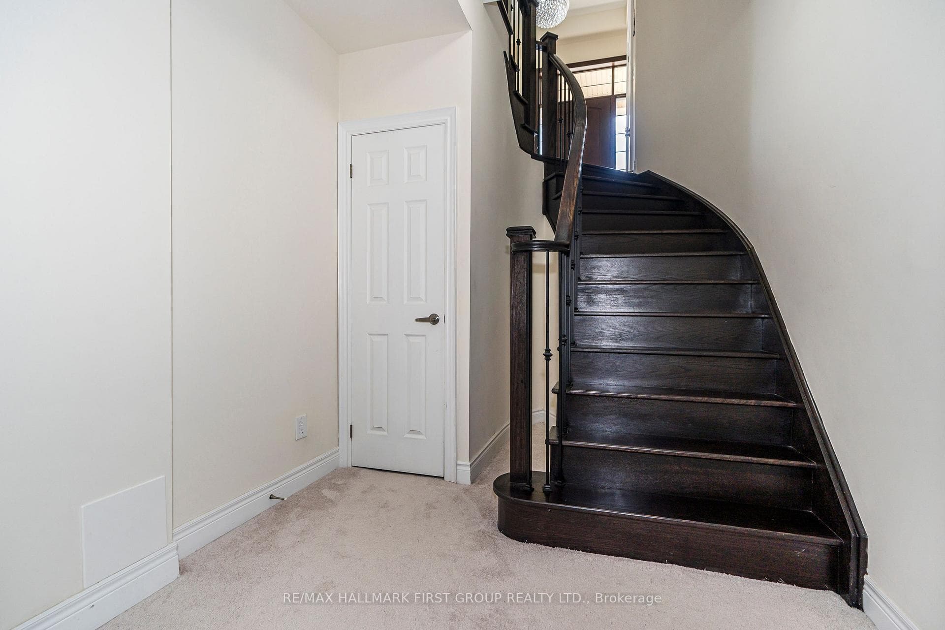 4 Christine Elliott Avenue photo 34