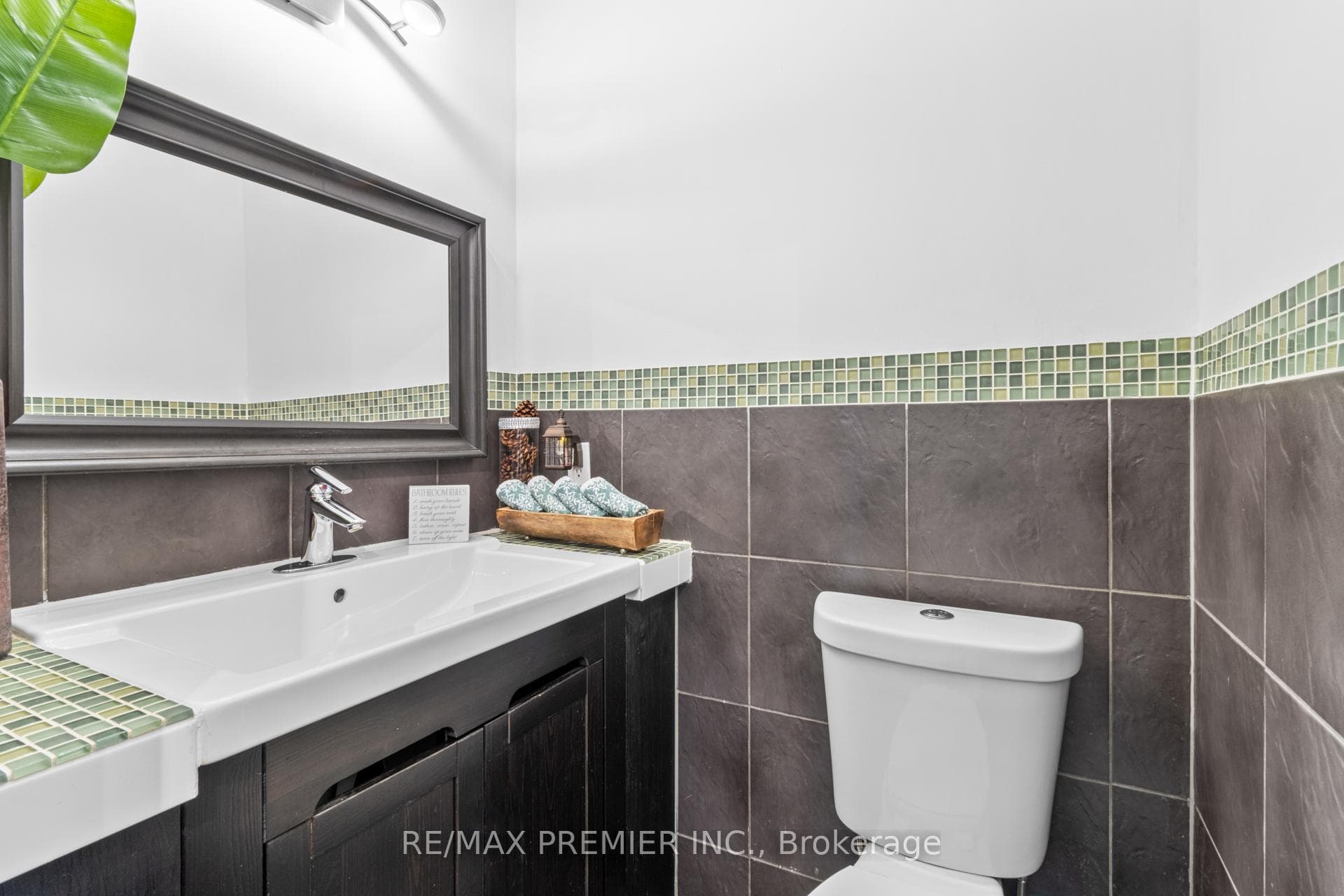 26 Ecclestone Drive photo 8