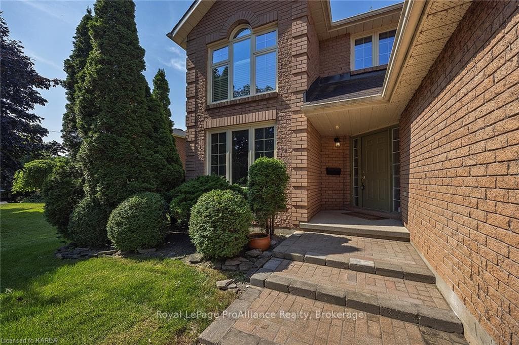 499 FOREST HILL Drive photo 3