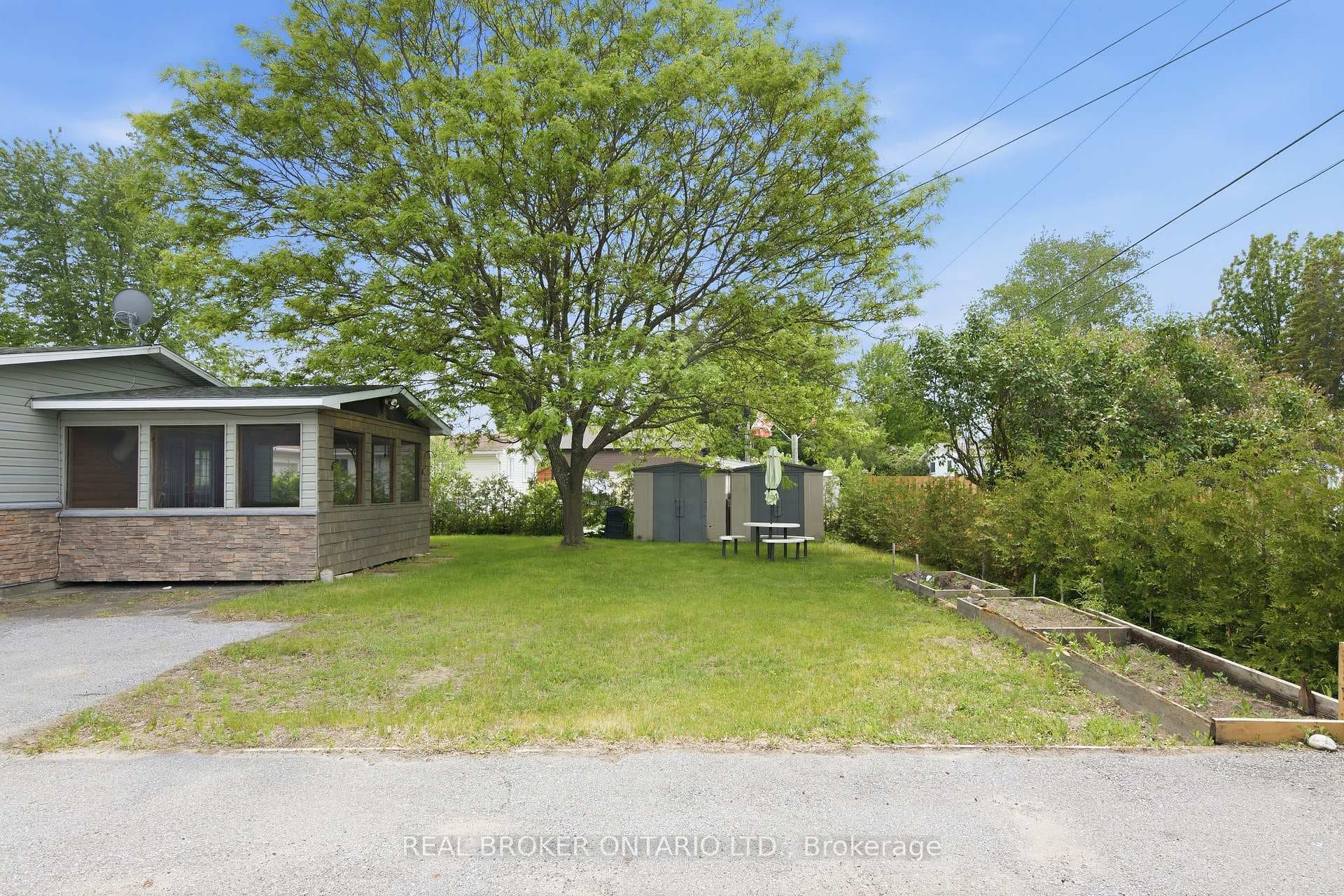 606 Lydia Street photo 47