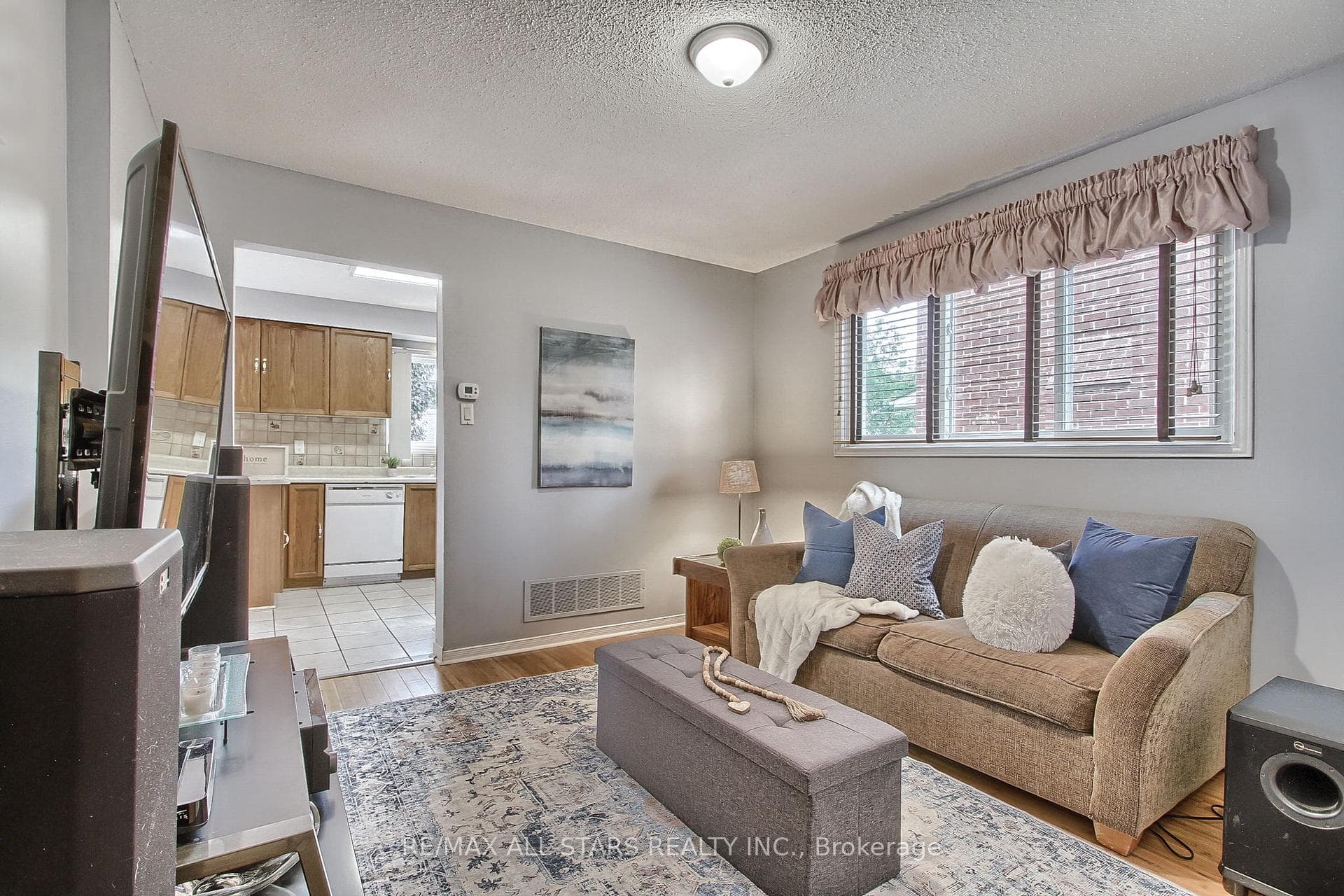 143 Larkin Avenue photo 10
