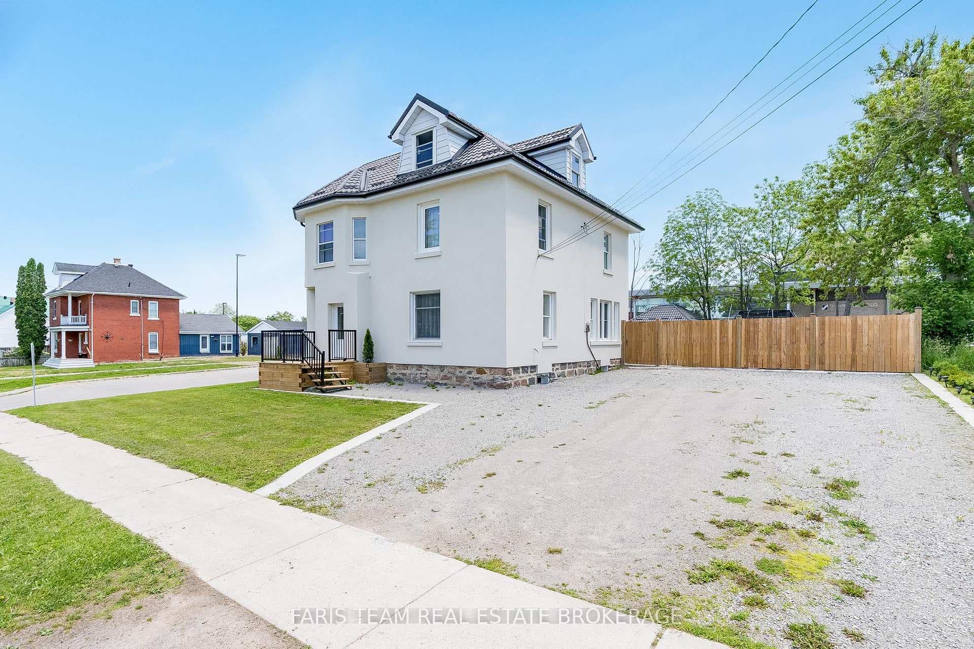 119 Jephson Street photo 1