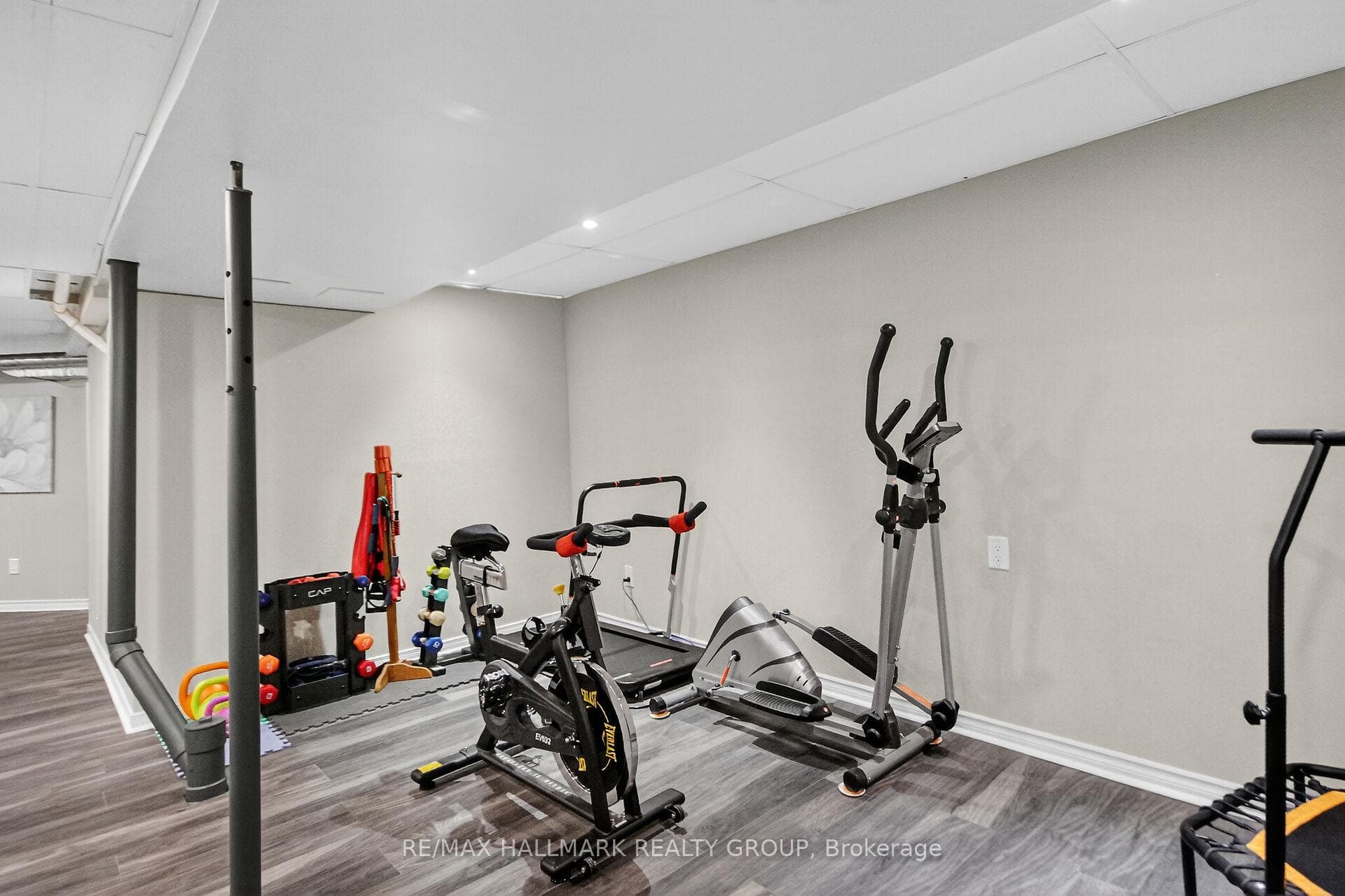 110 Hunter's Glen Crescent photo 24