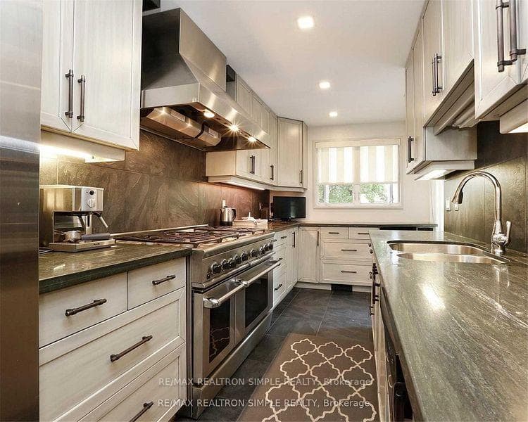 65 Soudan Avenue photo 11