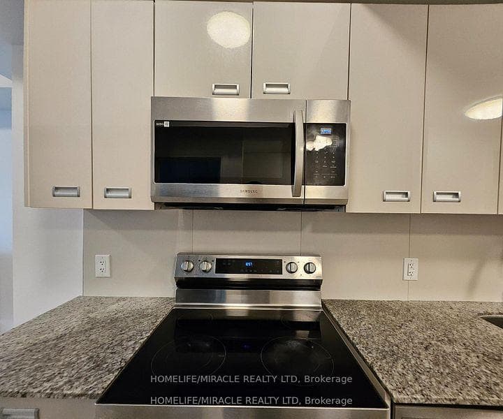 652 Princess Street Unit 420 photo 16