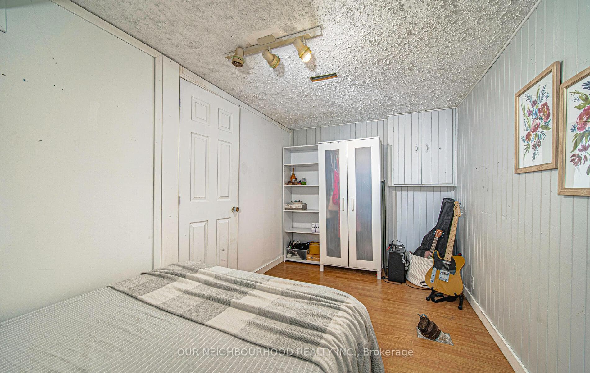 230 Waverly Street photo 28