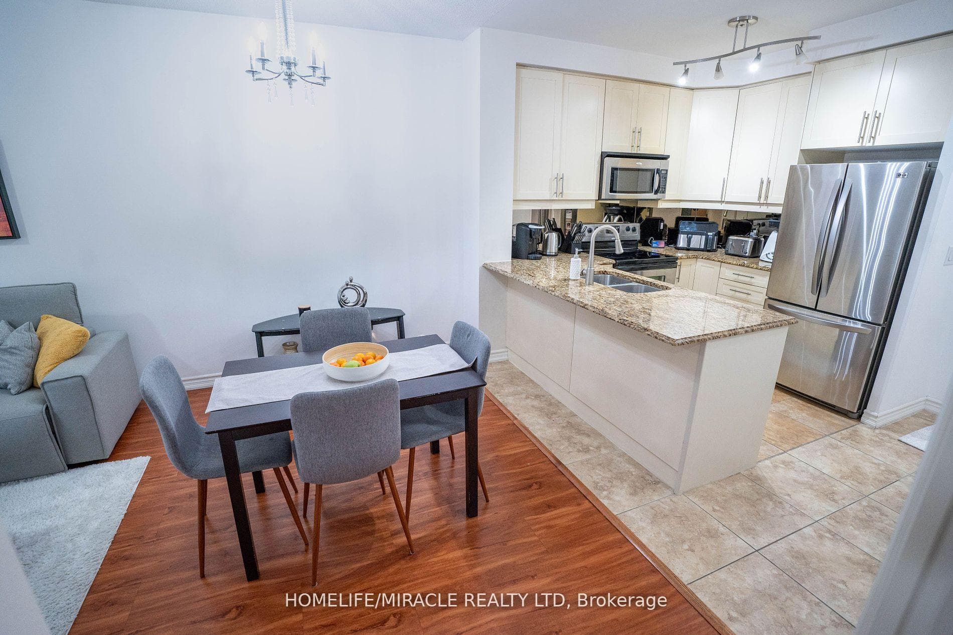 9235 Jane Street Unit 303 photo 15