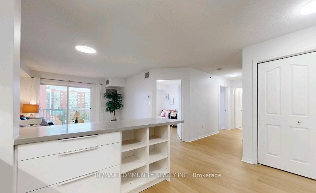 5225 Finch Avenue Unit 423 photo 13