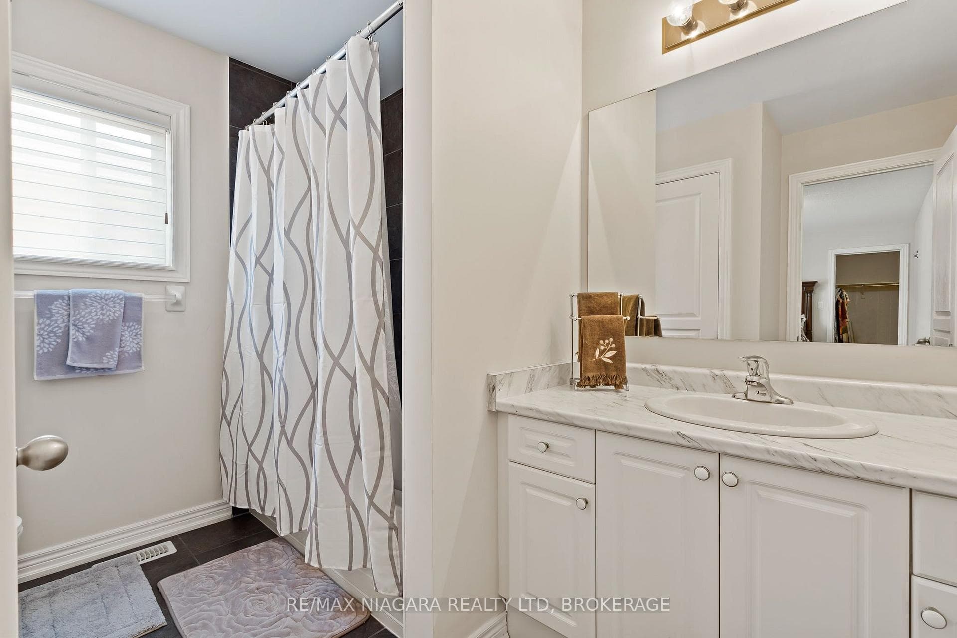 4385 Cinnamon Grove photo 28