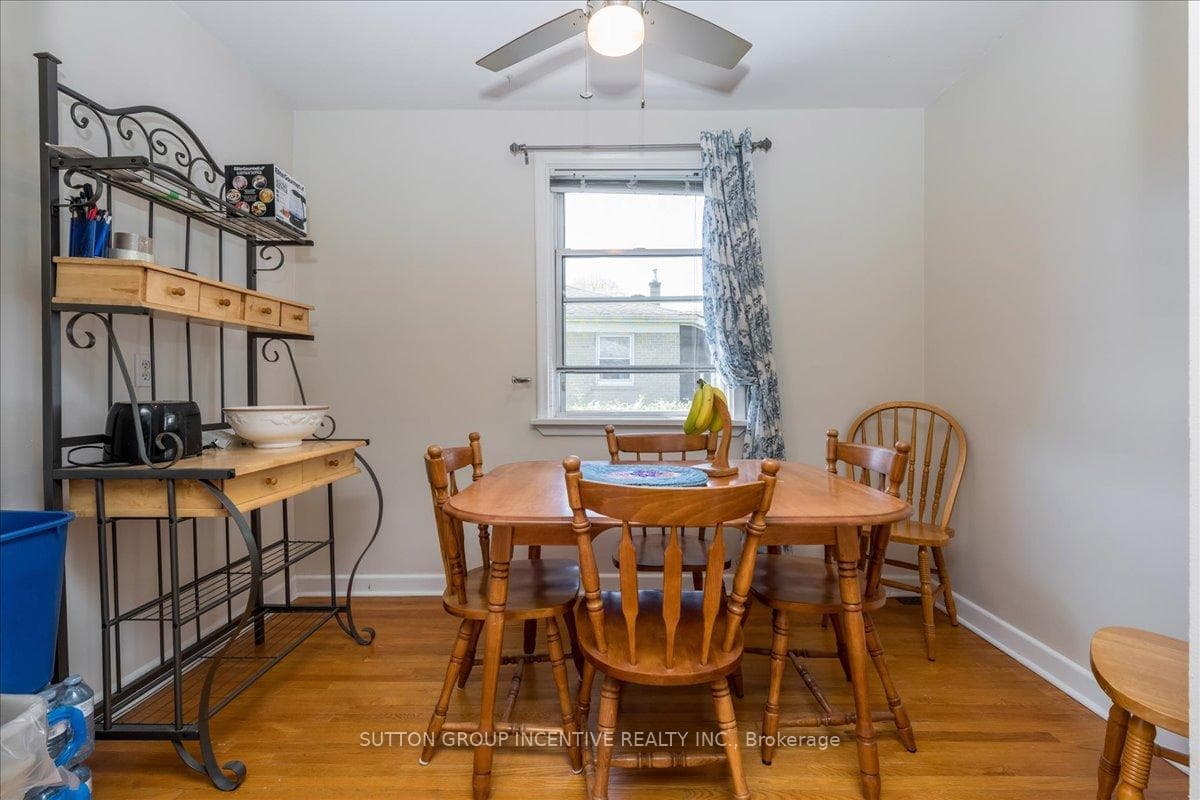 Breakfast Nook/Dining Room