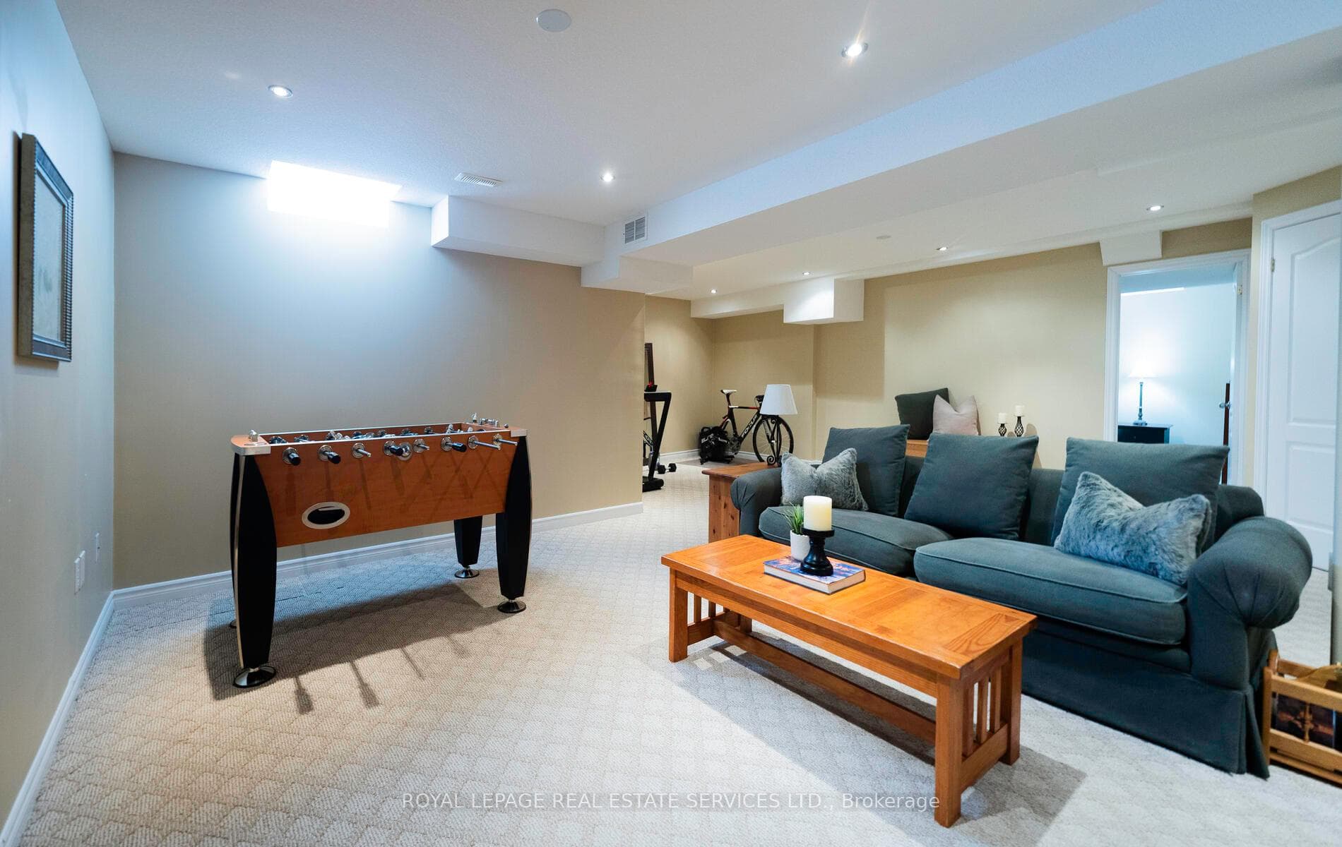 Lower recreation room