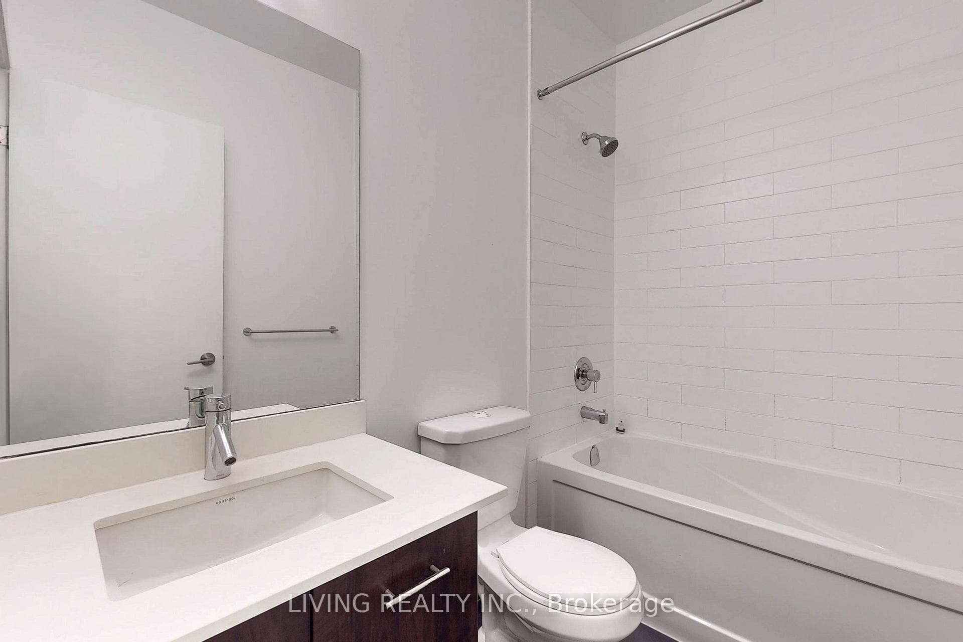 20 Bruyeres Mews Unit 612 photo 17