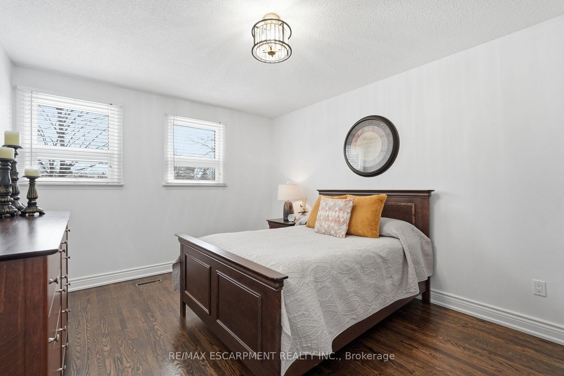 2123 Kawartha Crescent photo 30