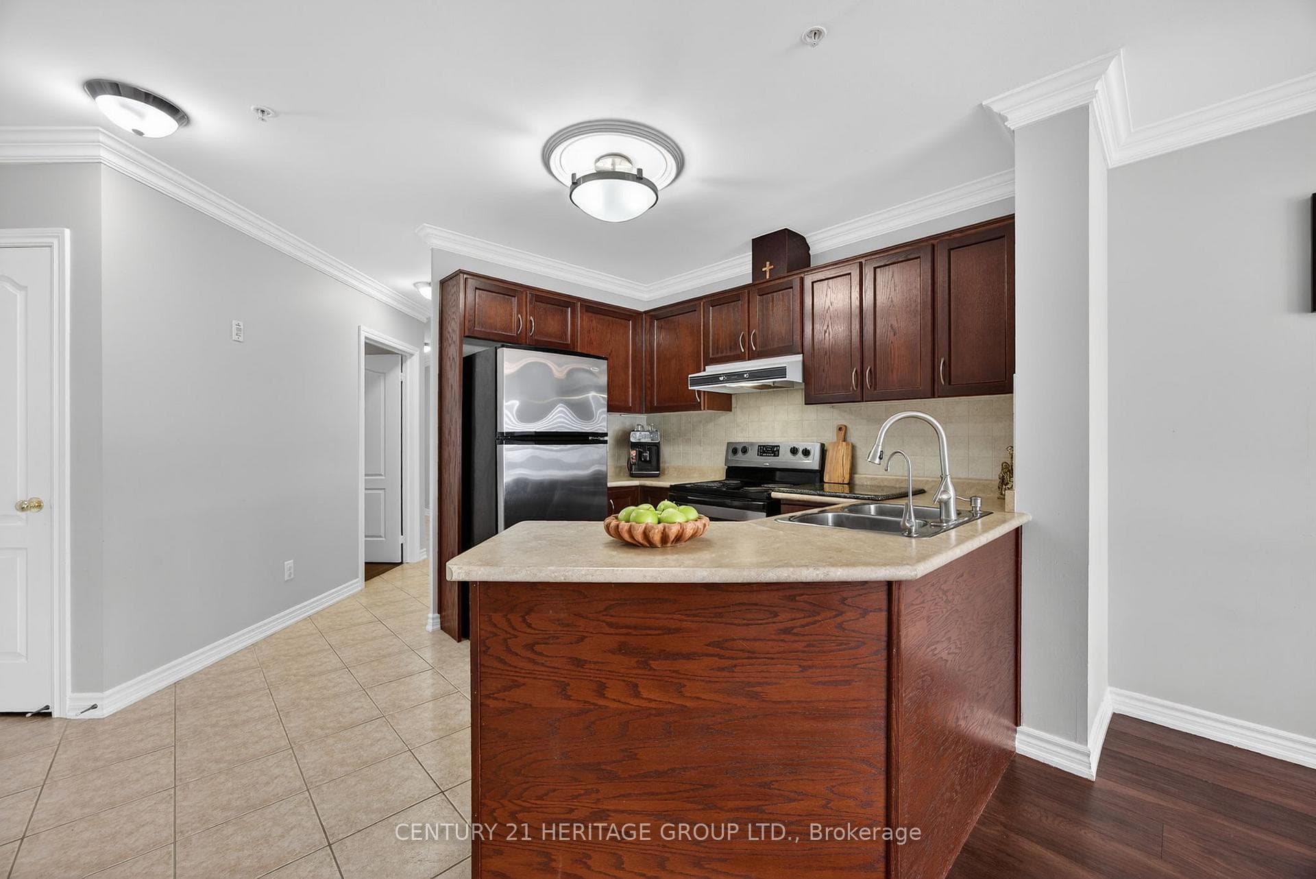 112 Simcoe Road Unit 214 photo 10