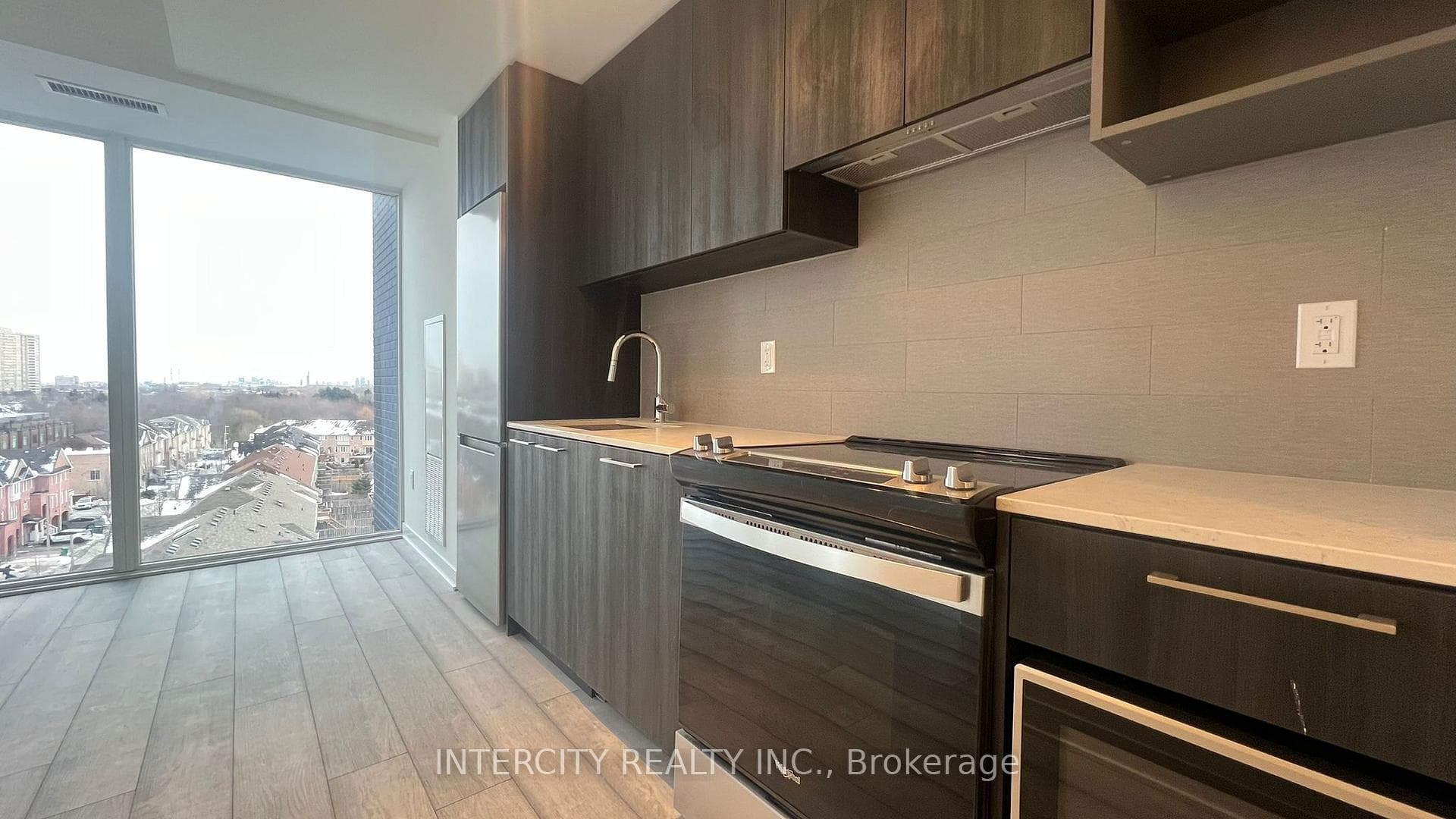 260 Malta Avenue Unit 606 photo 8